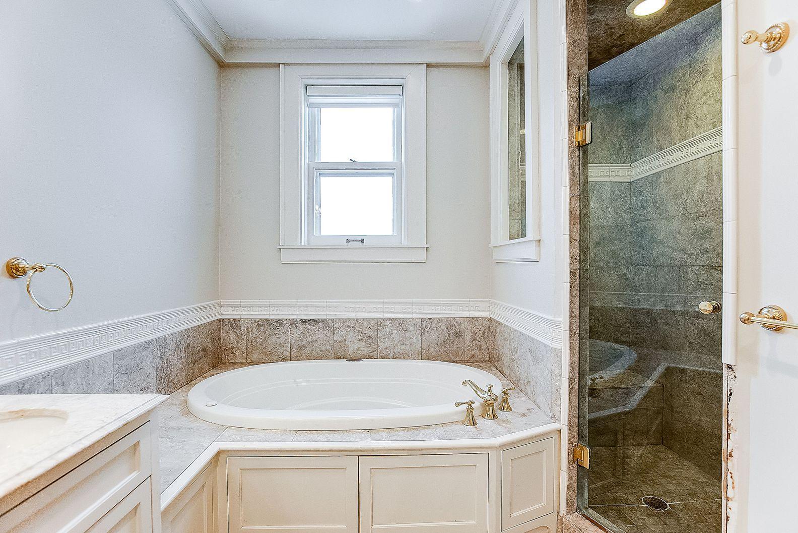 808 Summit Avenue Unit: 2