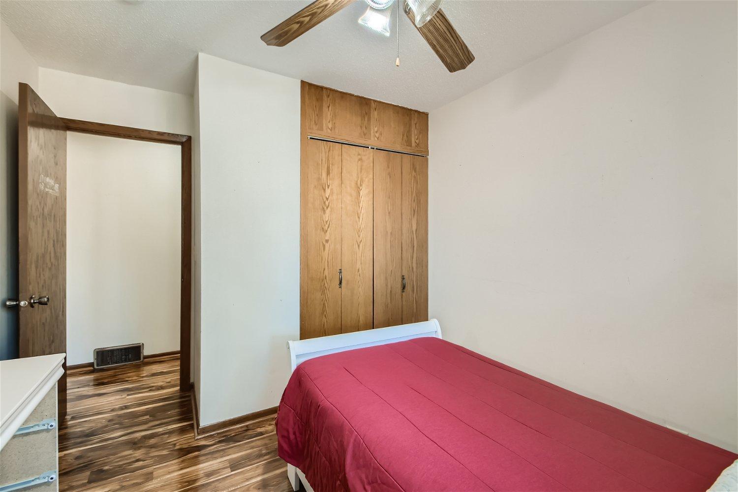 770 Hyacinth Avenue E