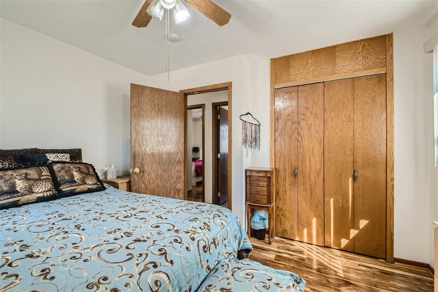 770 Hyacinth Avenue E