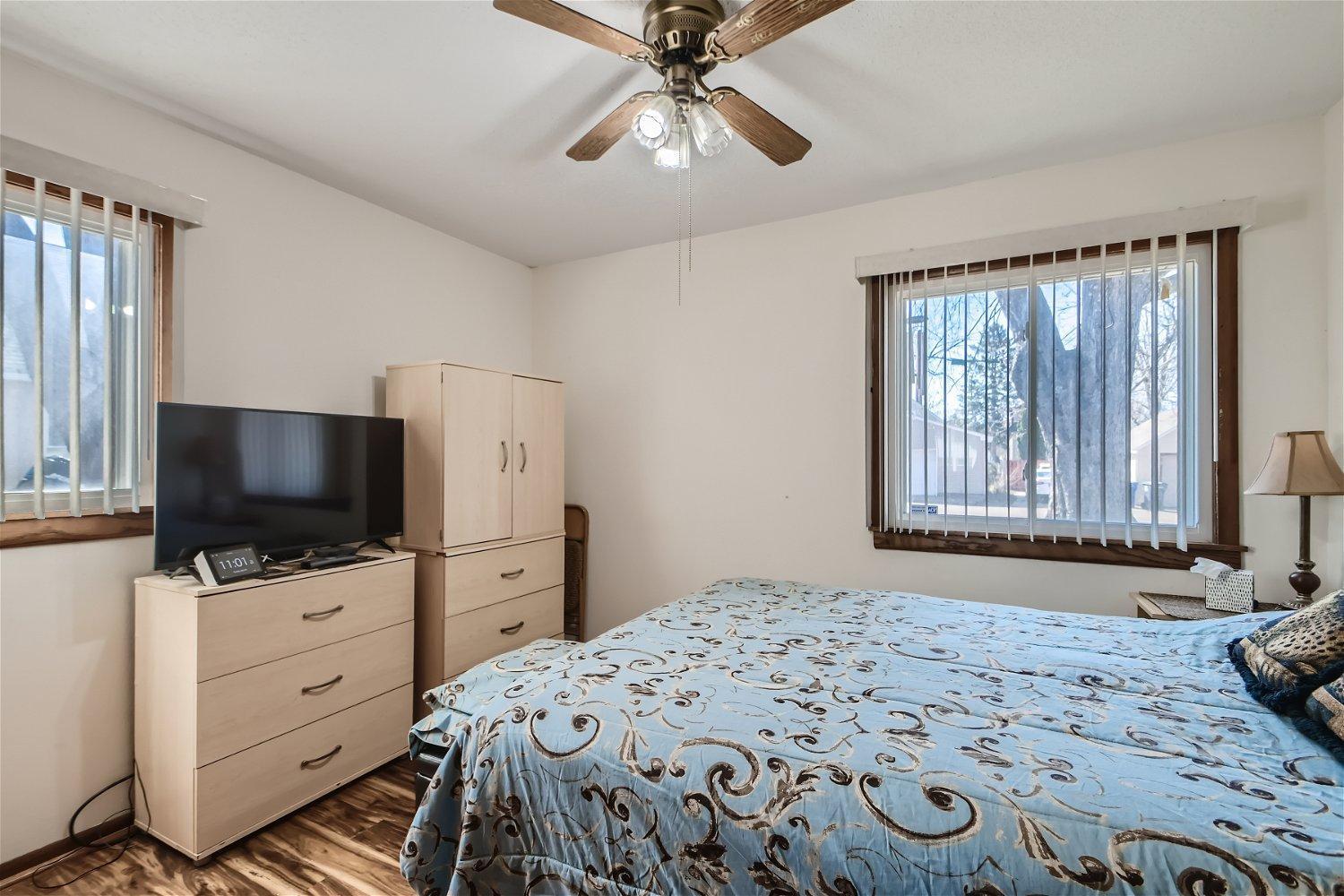 770 Hyacinth Avenue E