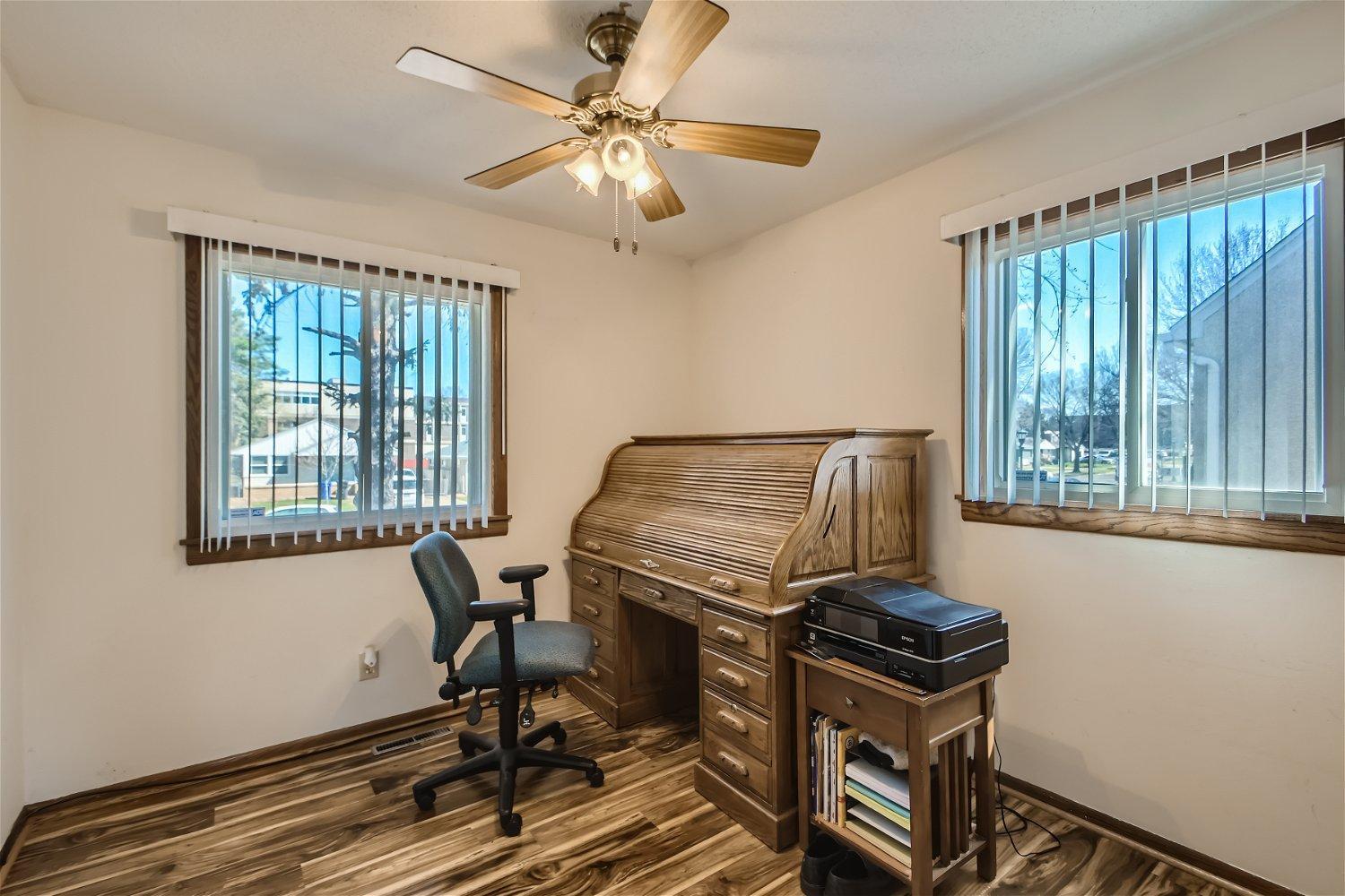 770 Hyacinth Avenue E