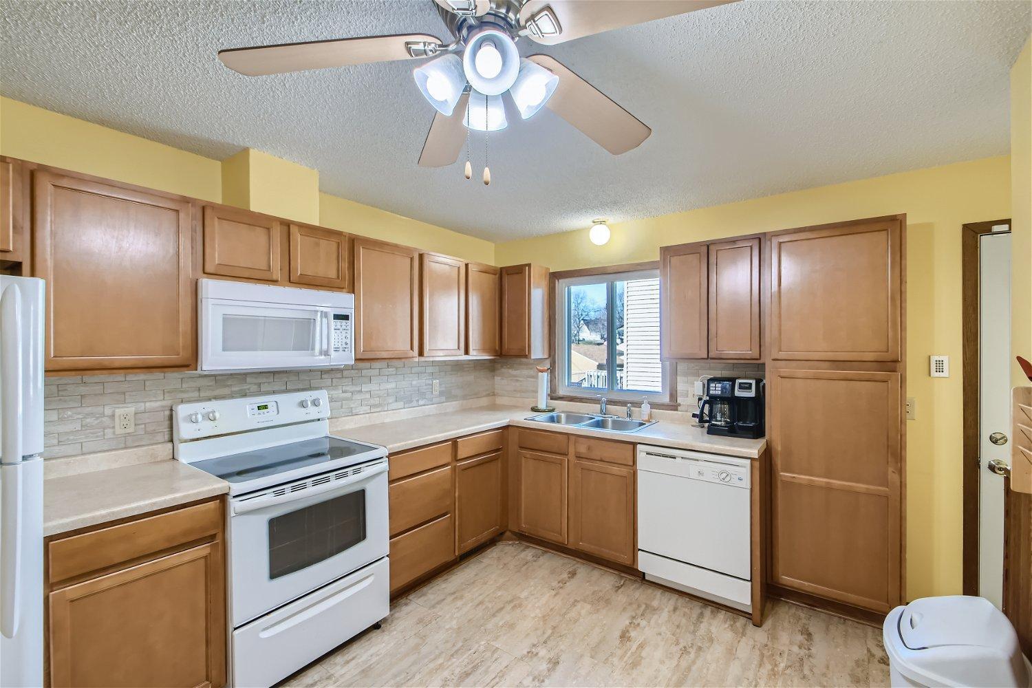 770 Hyacinth Avenue E