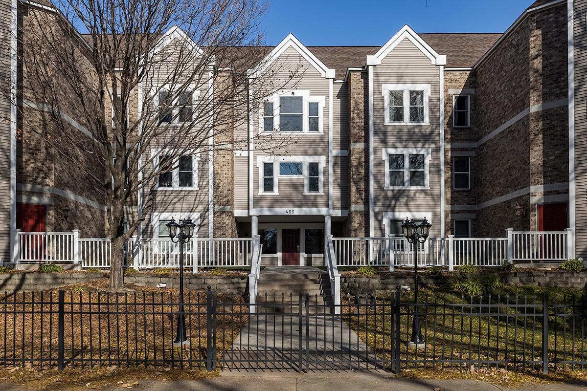 455 Dayton Avenue Unit: 208