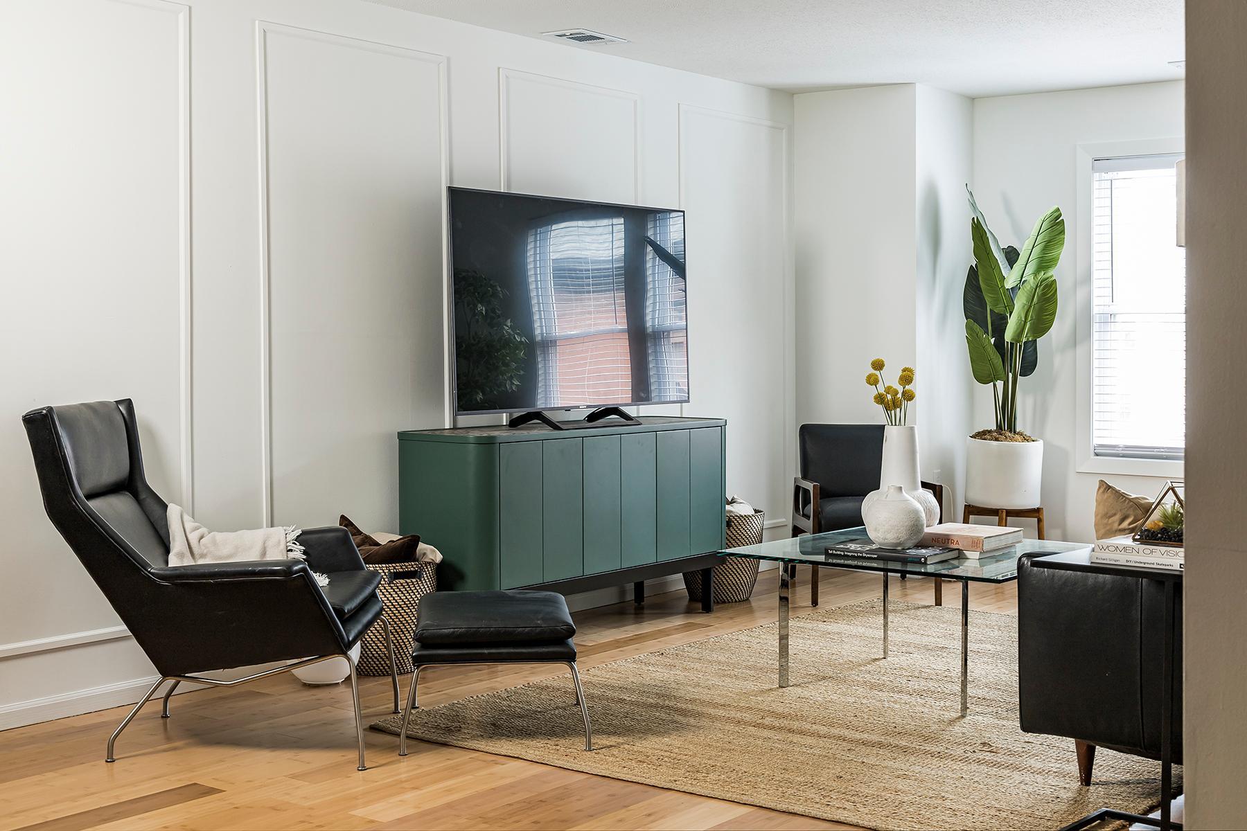 455 Dayton Avenue Unit: 208