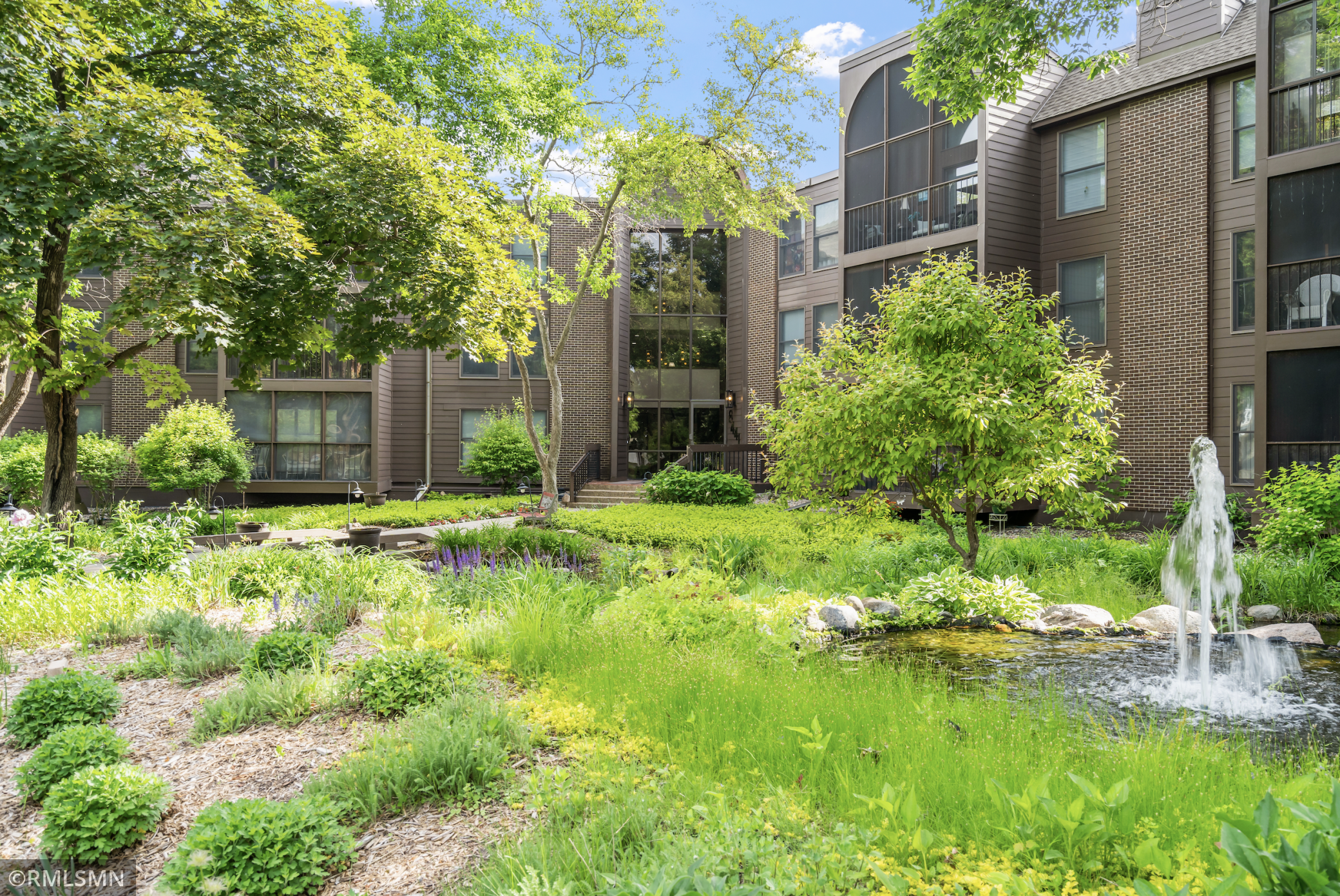 8441 Irwin Road Unit: 215