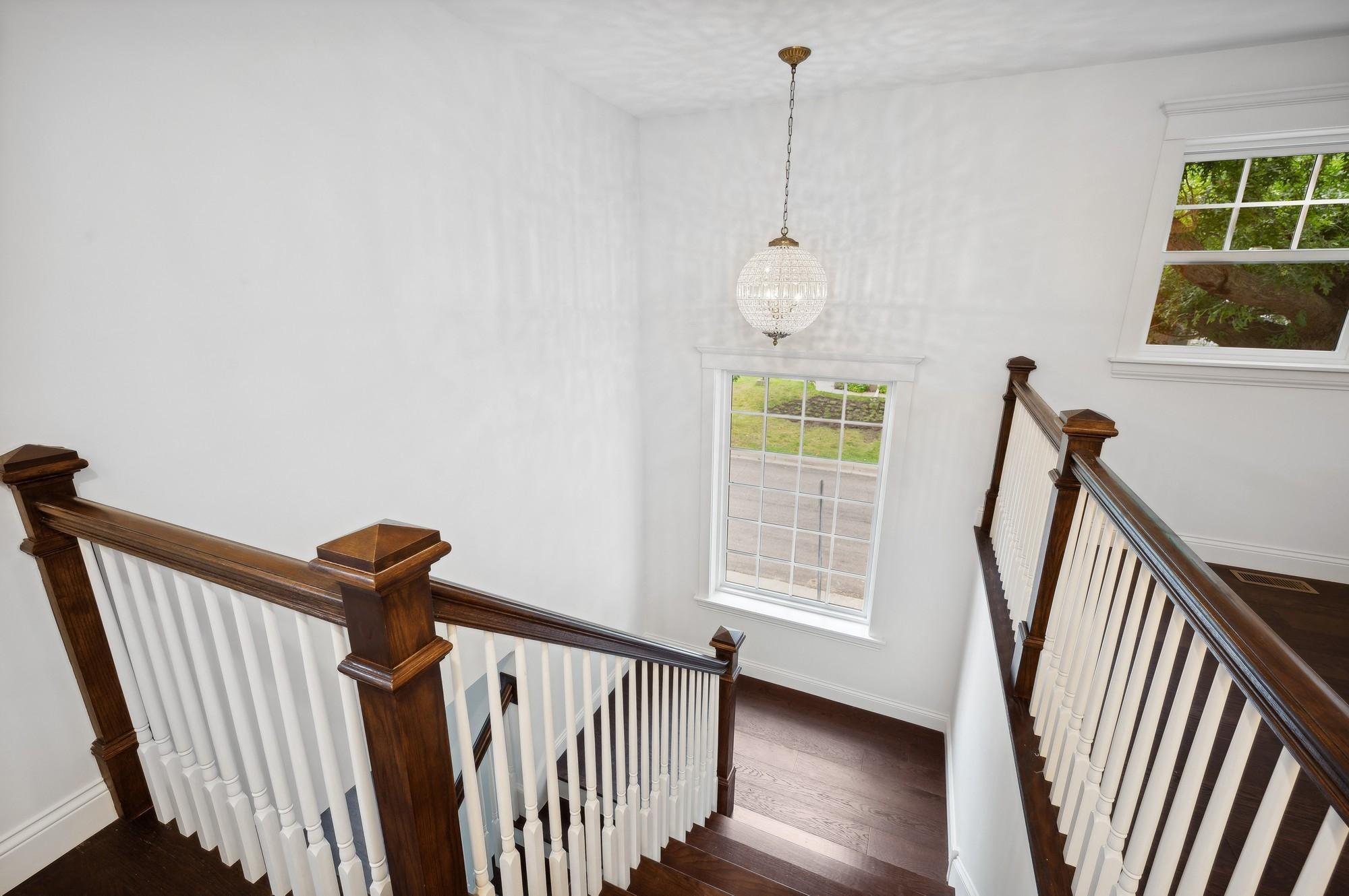 2122 Scheffer Avenue