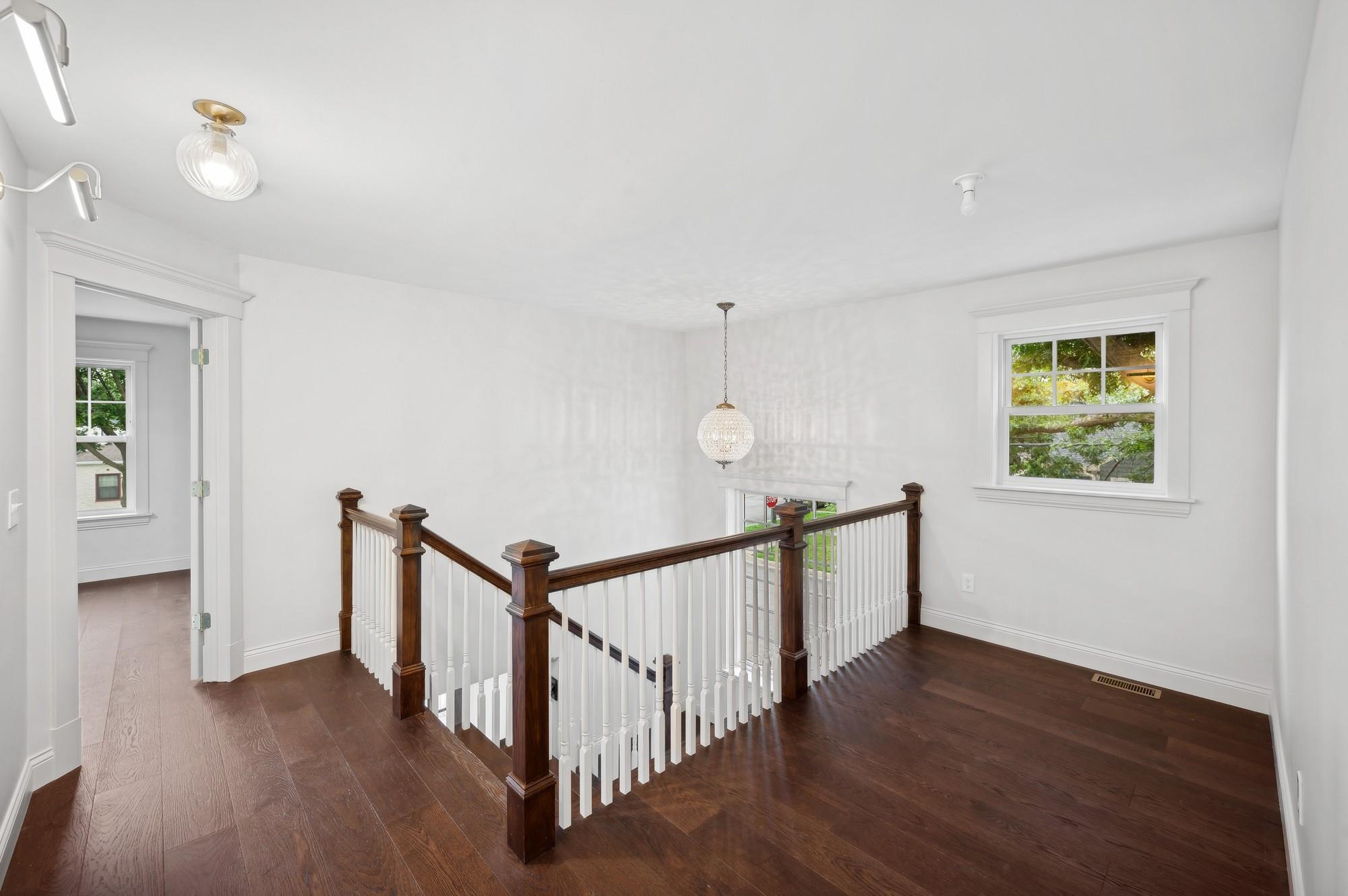 2122 Scheffer Avenue