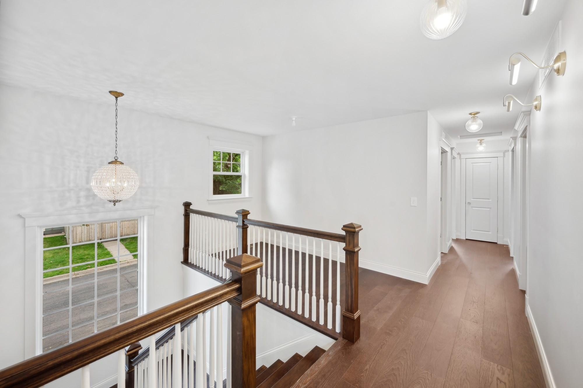 2122 Scheffer Avenue