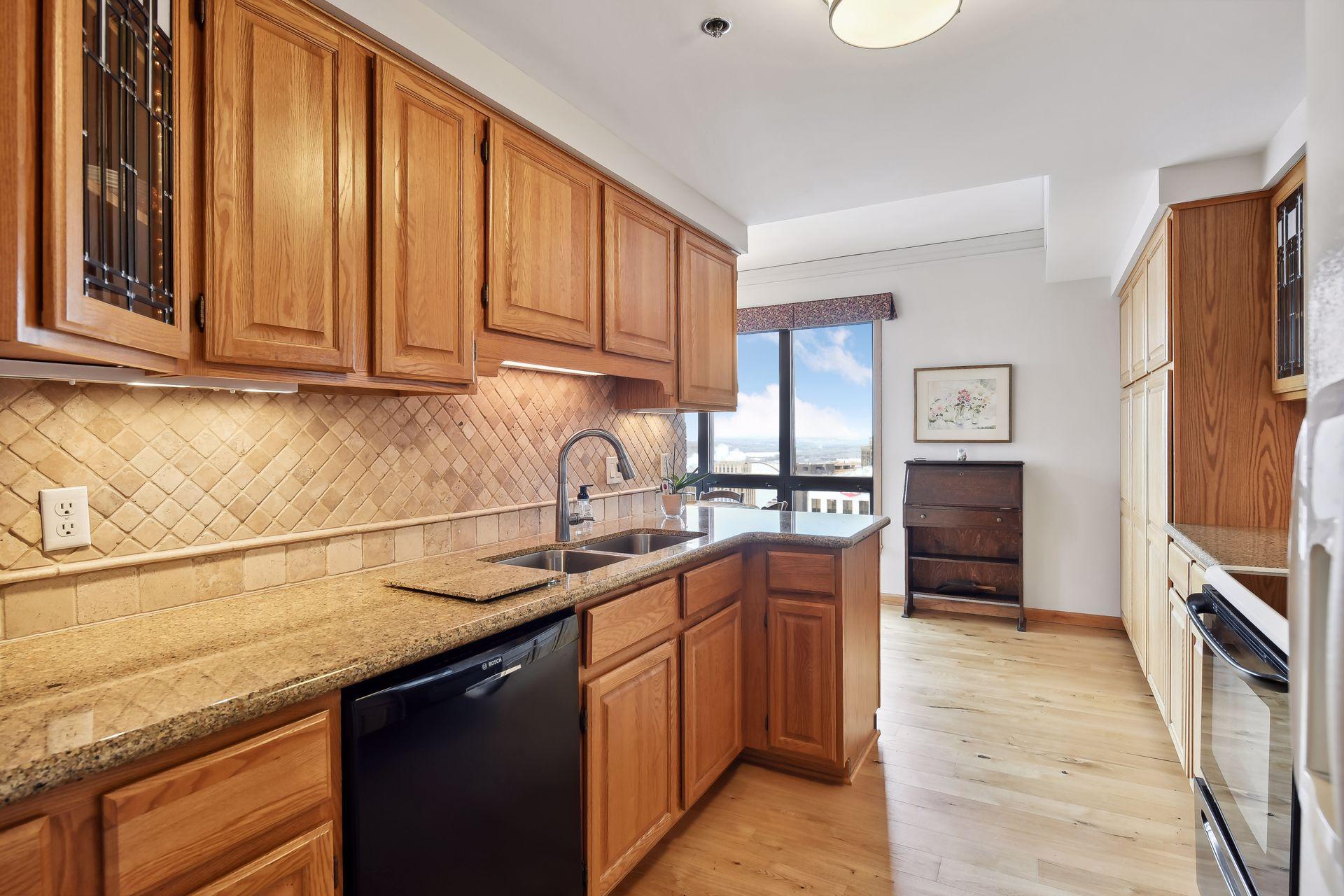 168 6th Street E Unit: 4001