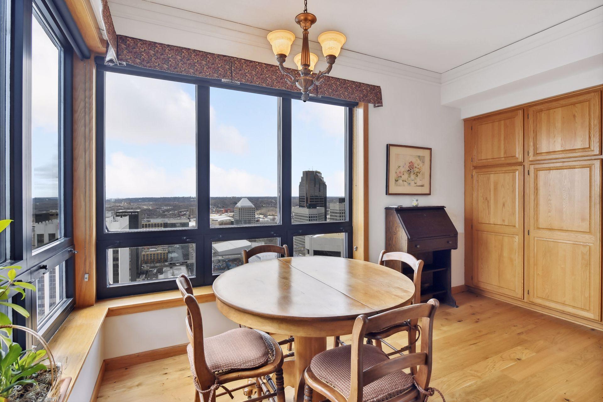 168 6th Street E Unit: 4001