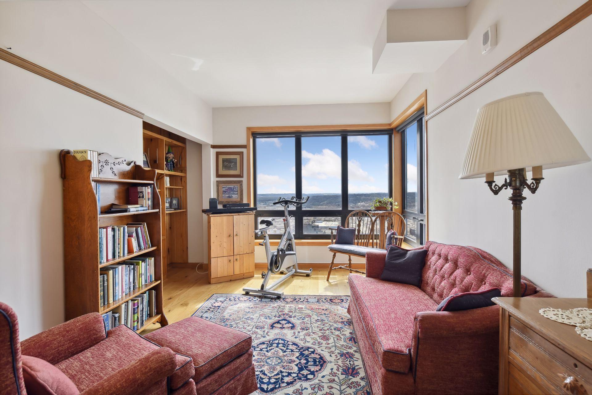 168 6th Street E Unit: 4001