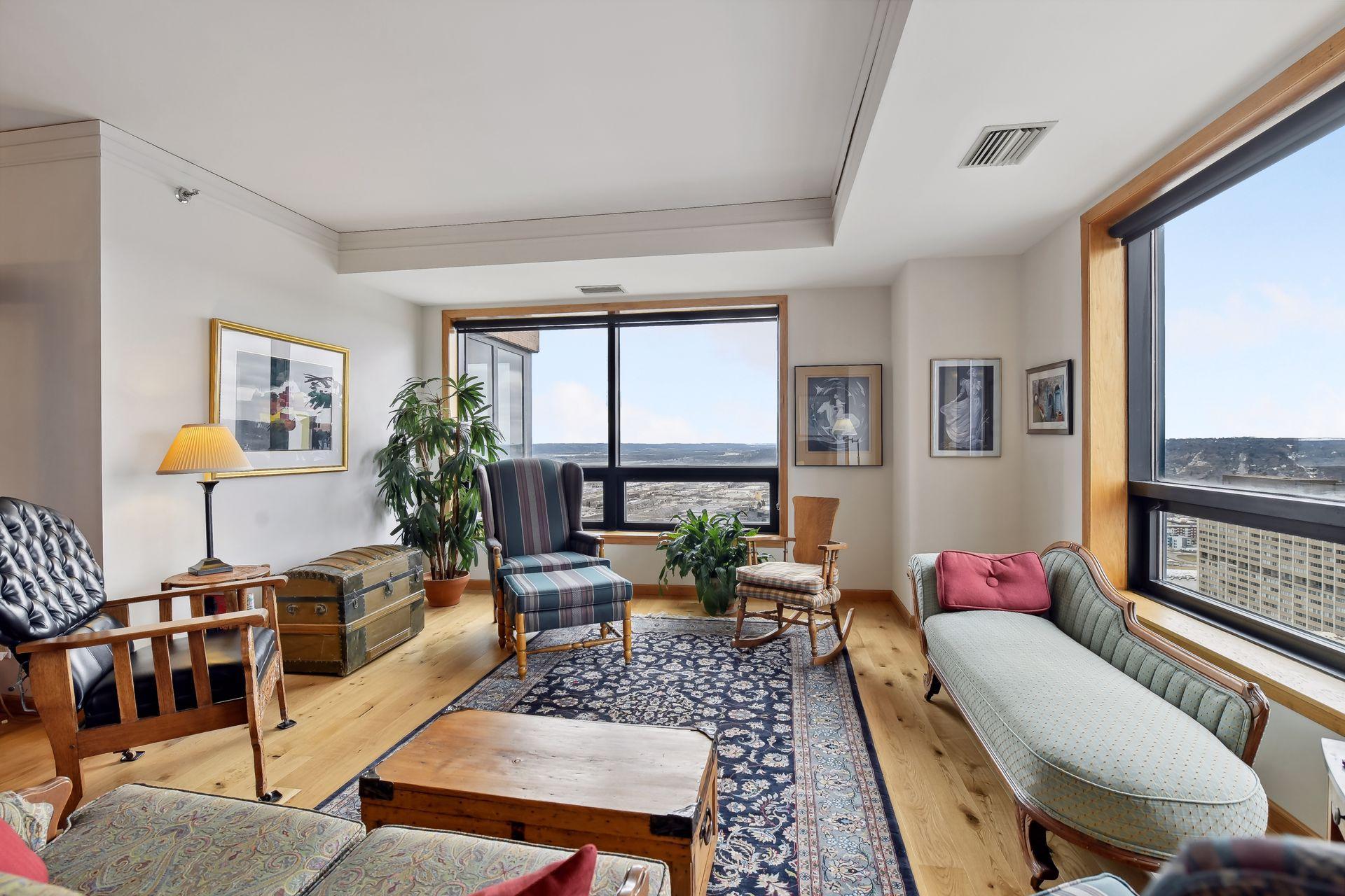 168 6th Street E Unit: 4001