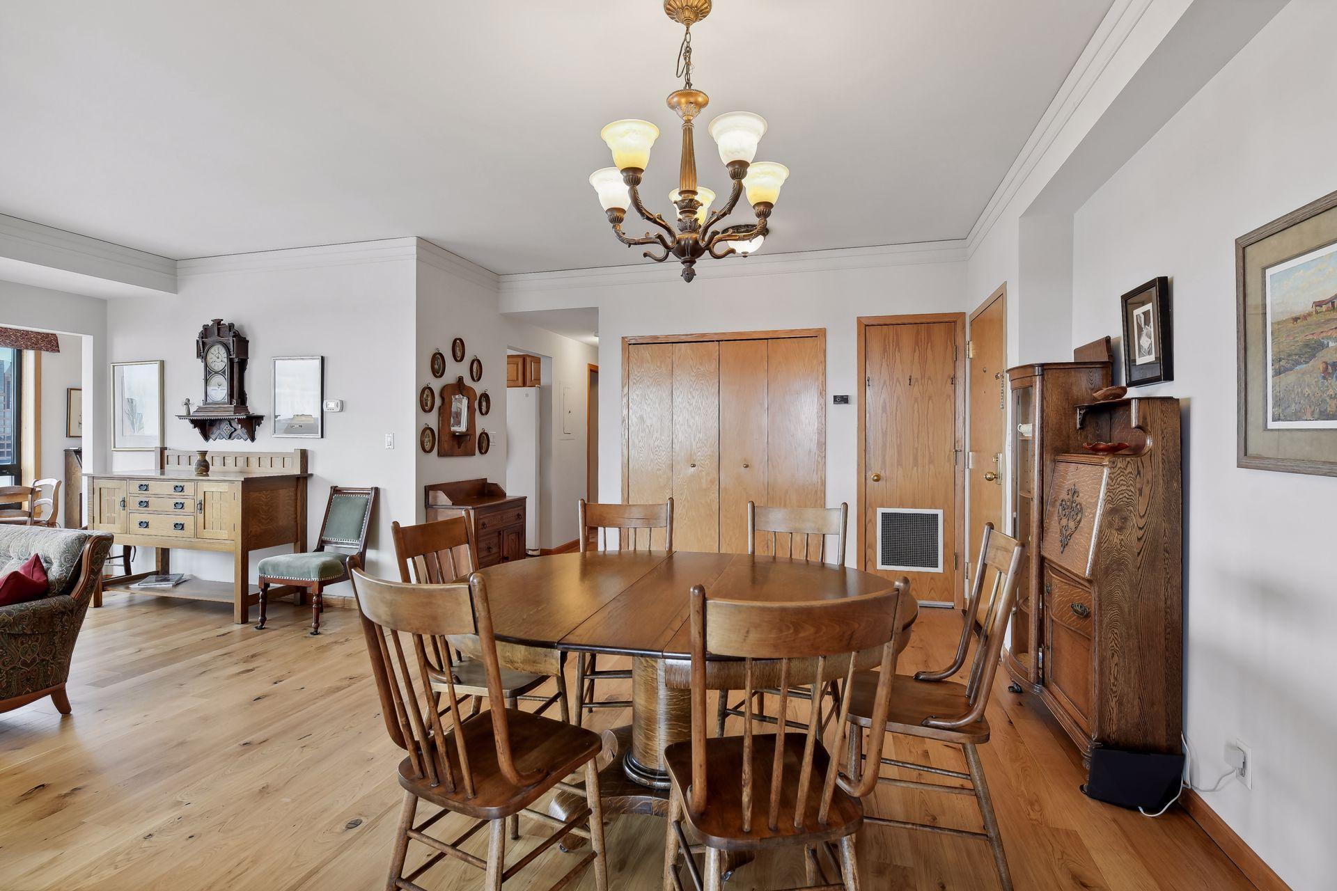 168 6th Street E Unit: 4001