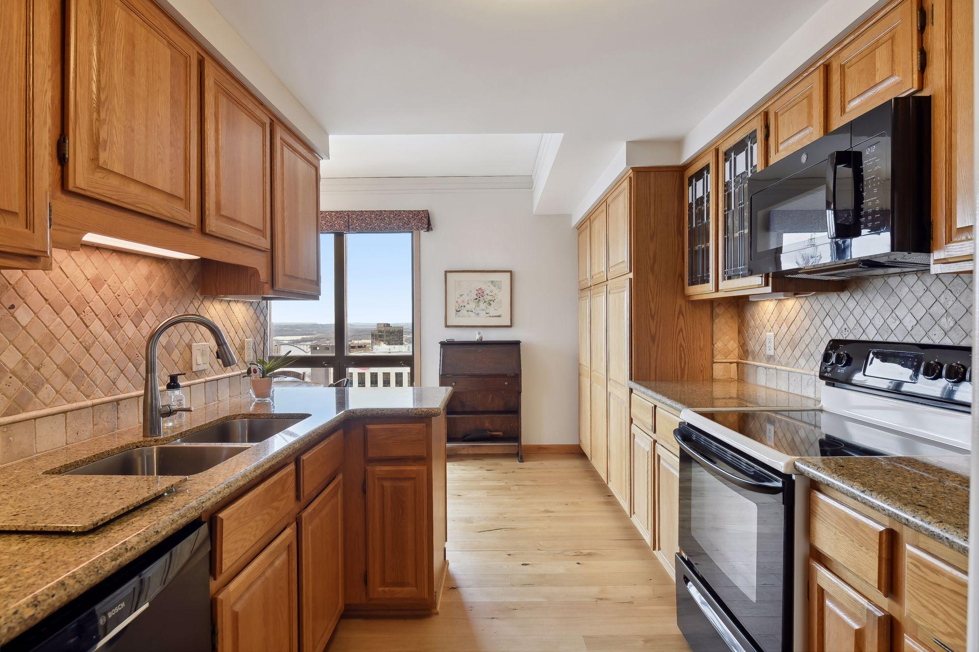 168 6th Street E Unit: 4001