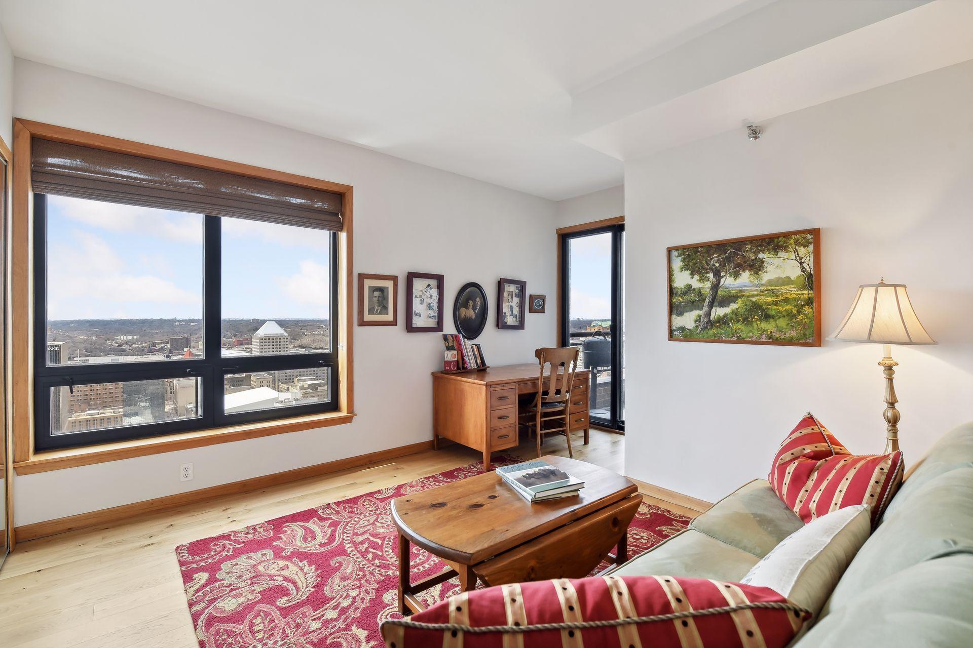 168 6th Street E Unit: 4001