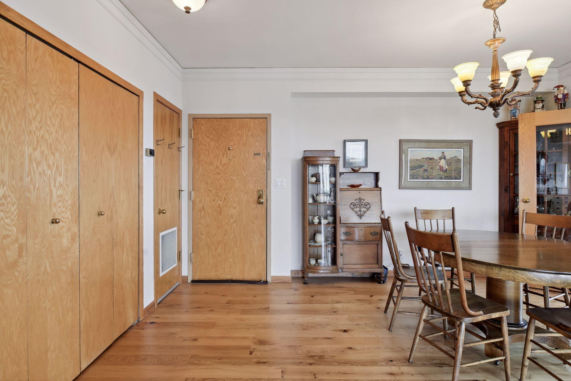 168 6th Street E Unit: 4001