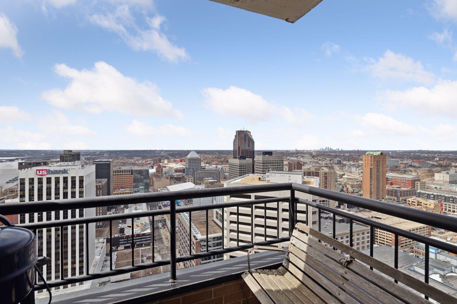 168 6th Street E Unit: 4001