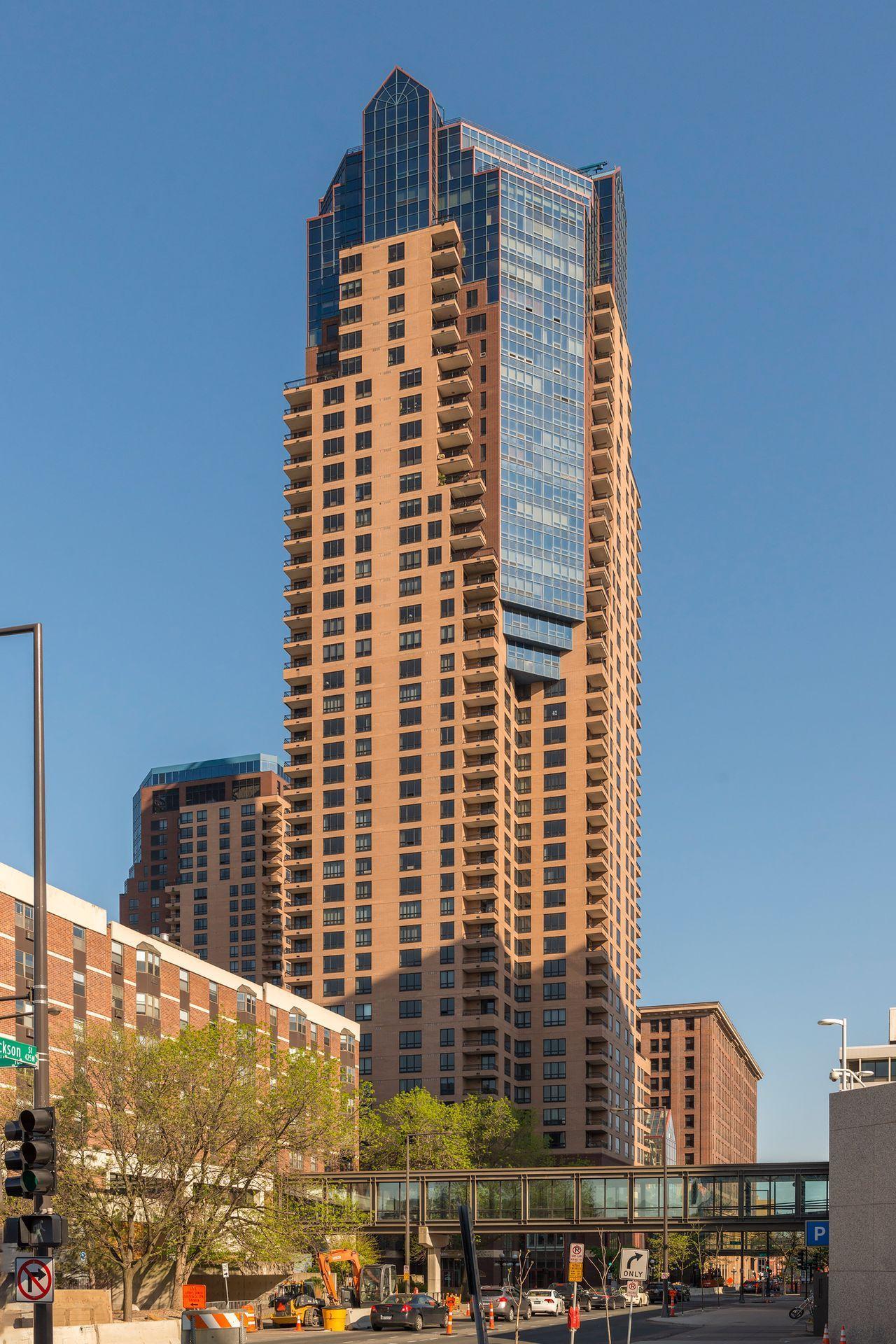 168 6th Street E Unit: 4001