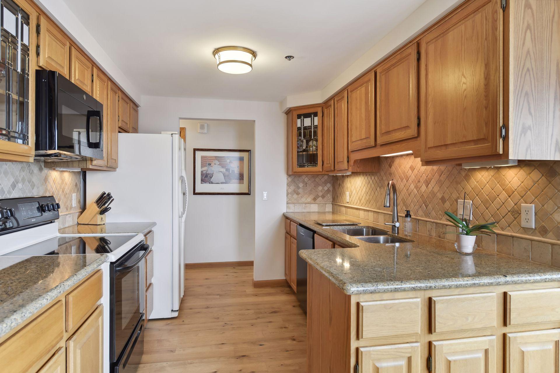 168 6th Street E Unit: 4001