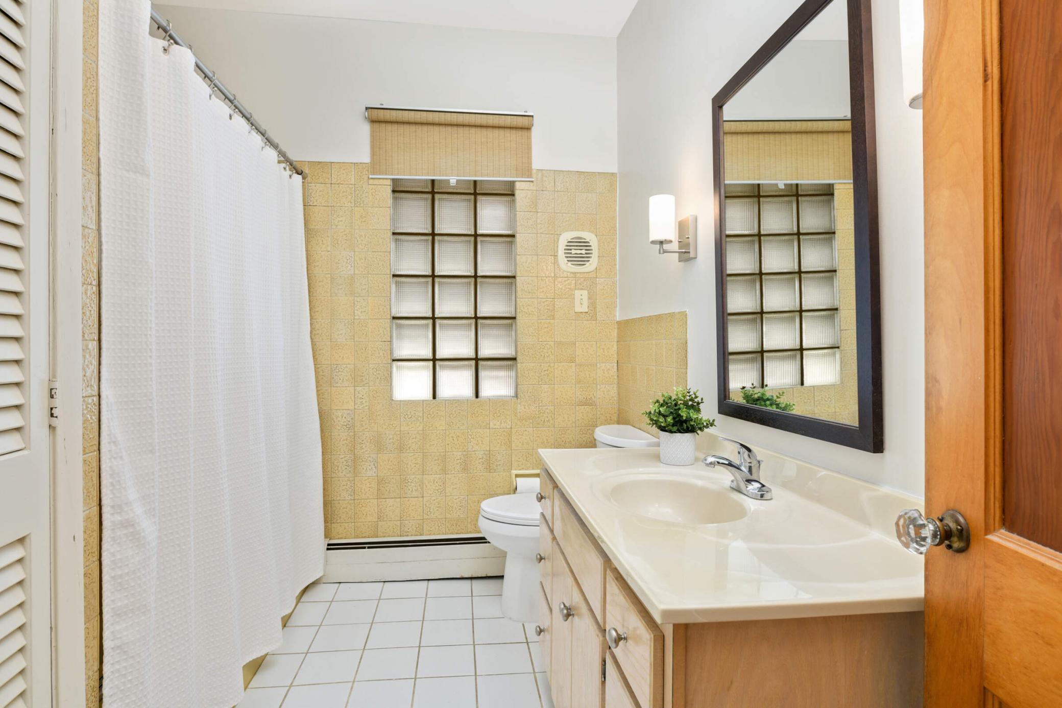 951 Fairmount Avenue