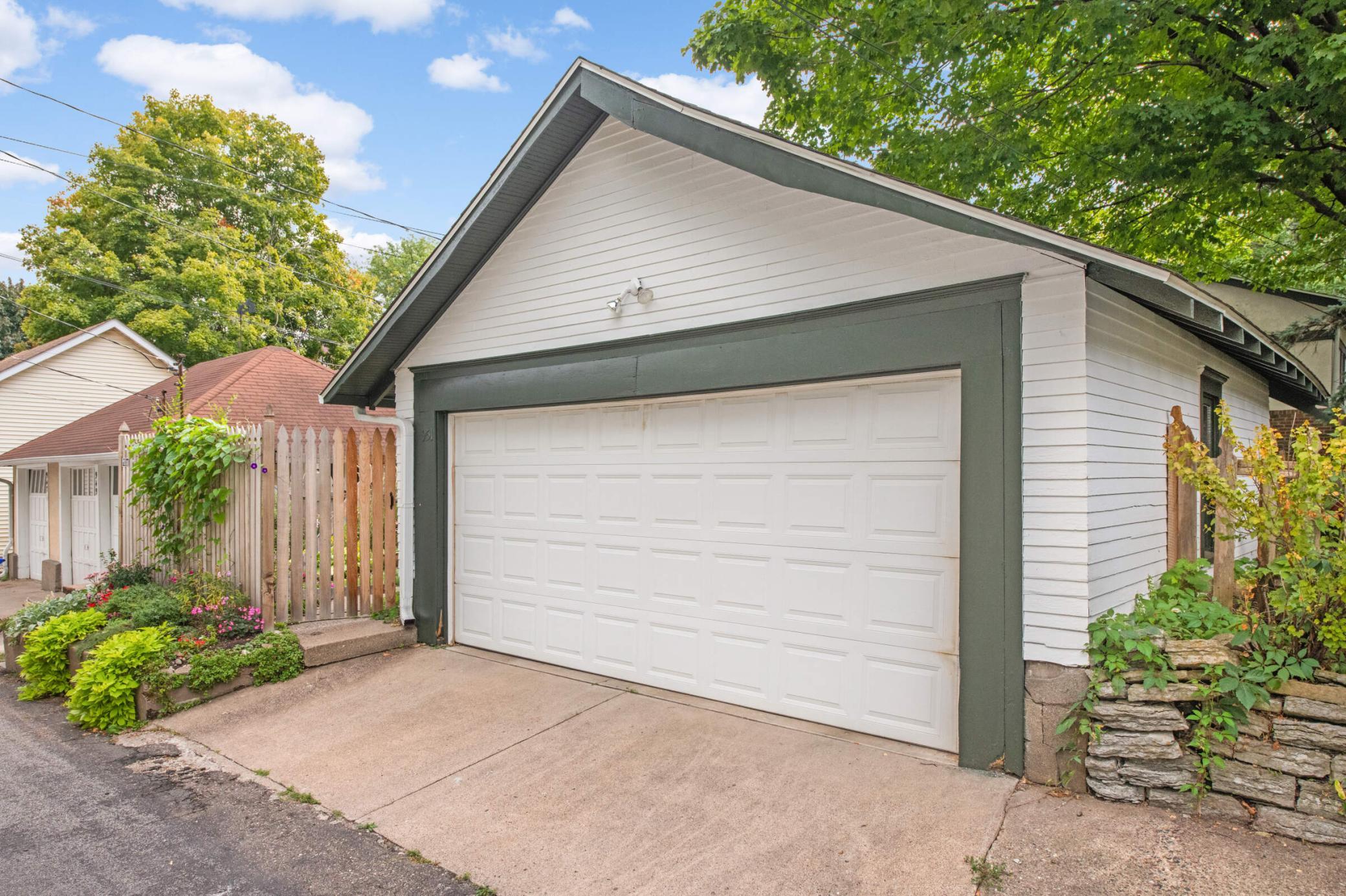 951 Fairmount Avenue