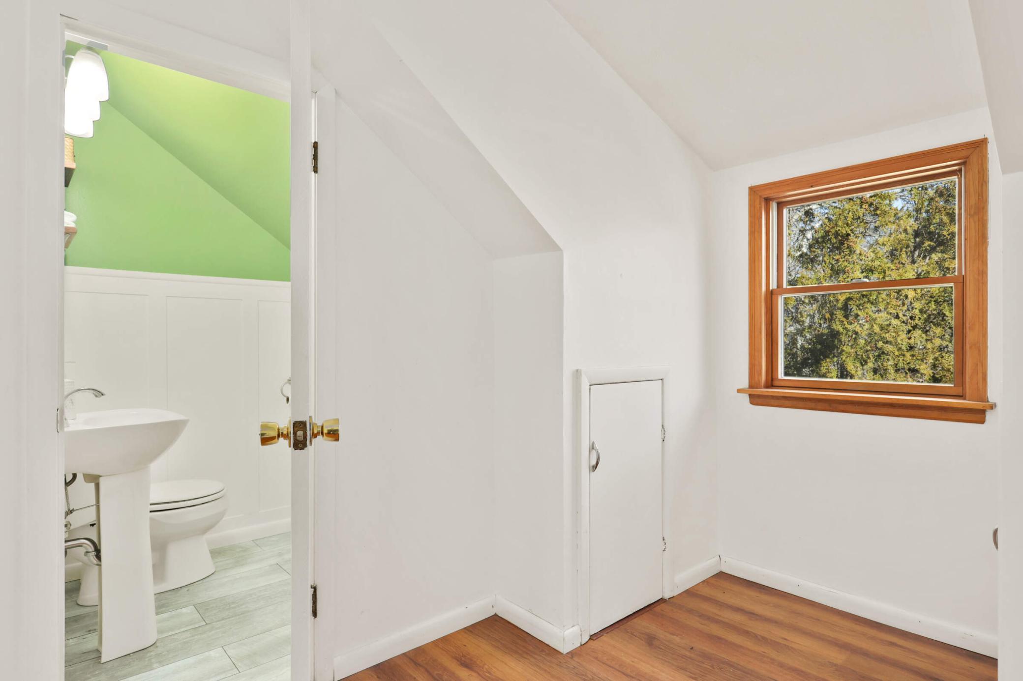 2667 Parkview Boulevard