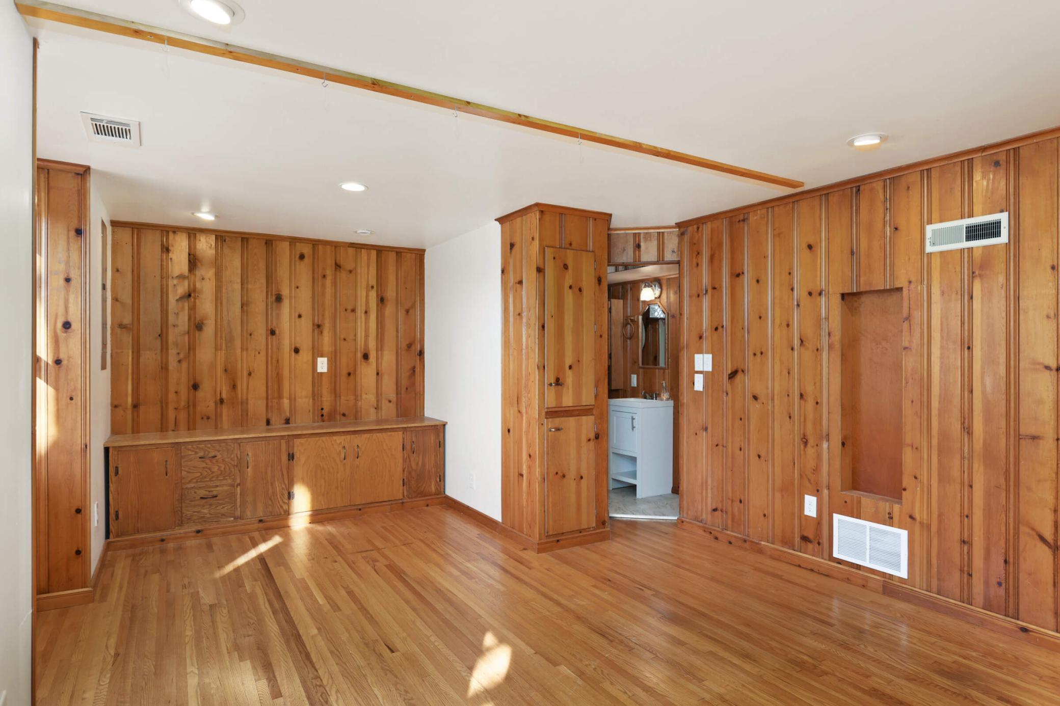 2667 Parkview Boulevard