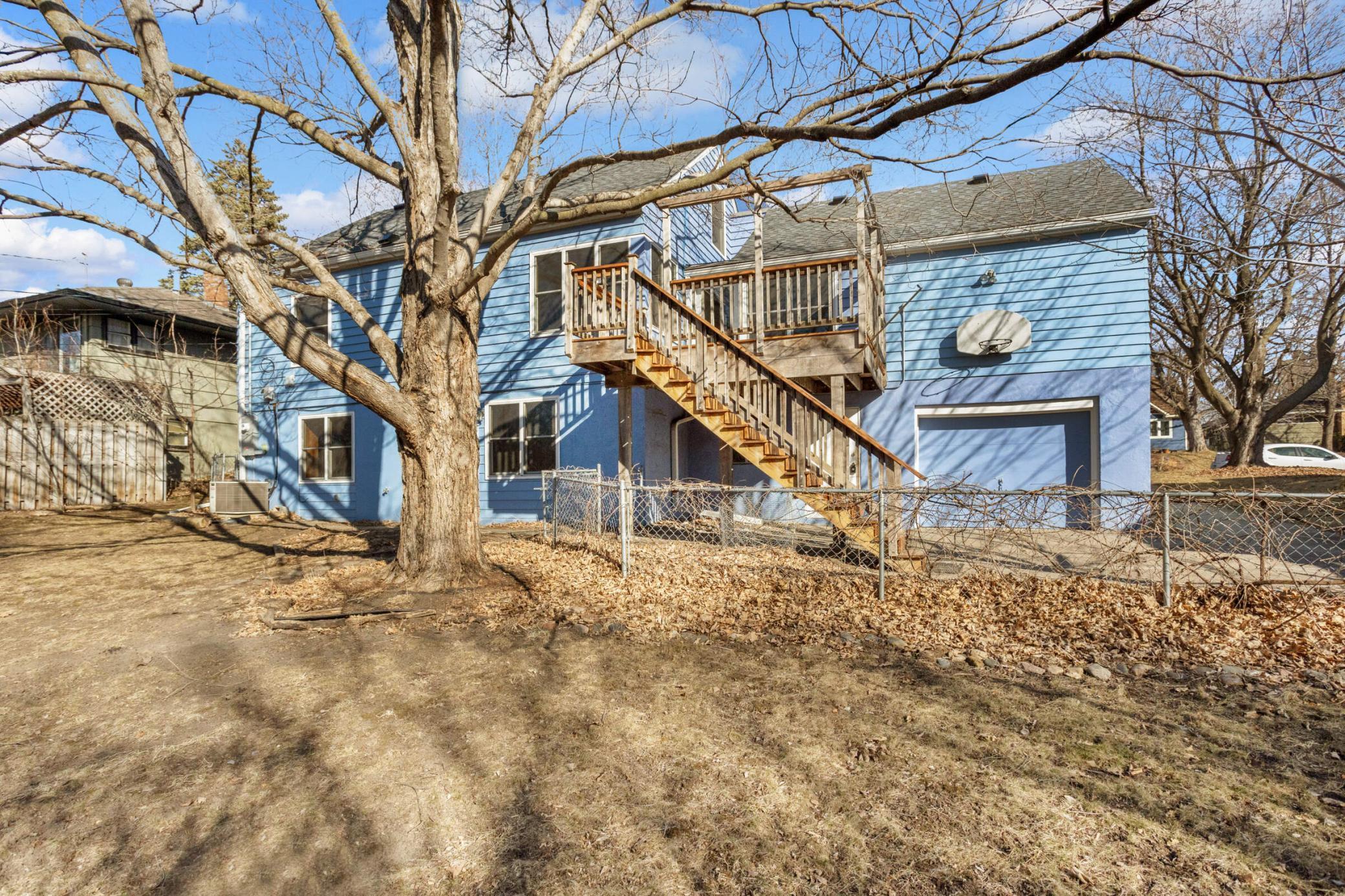 2667 Parkview Boulevard