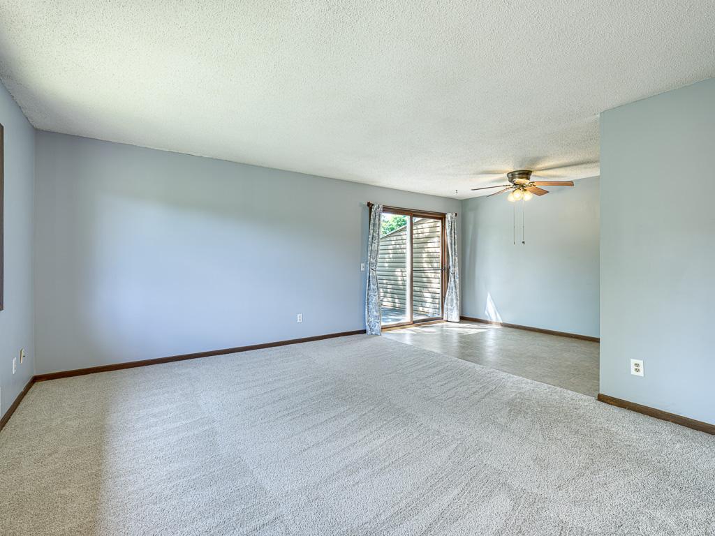 9570 Kingsview Lane N