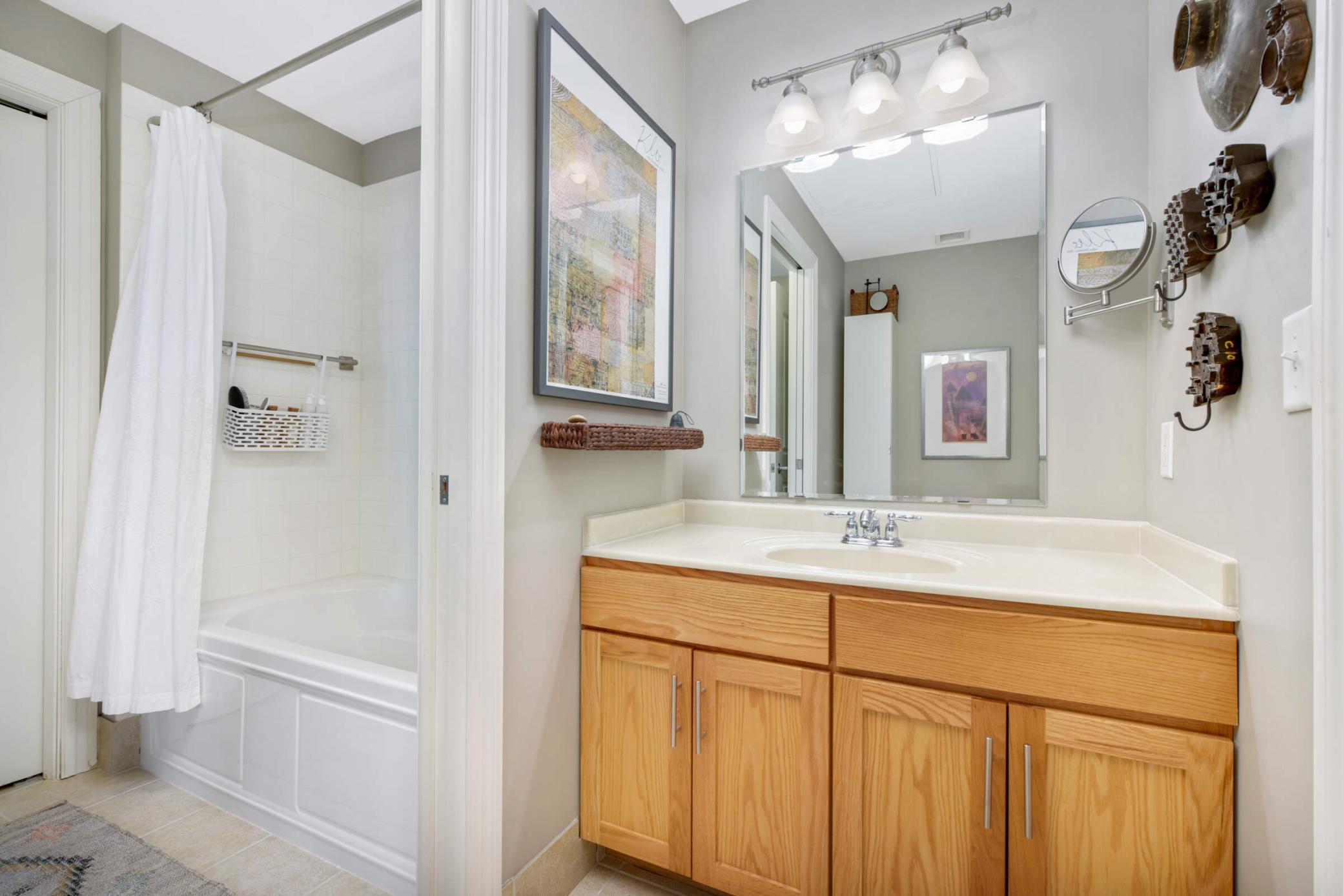 370 Marshall Avenue Unit: 402