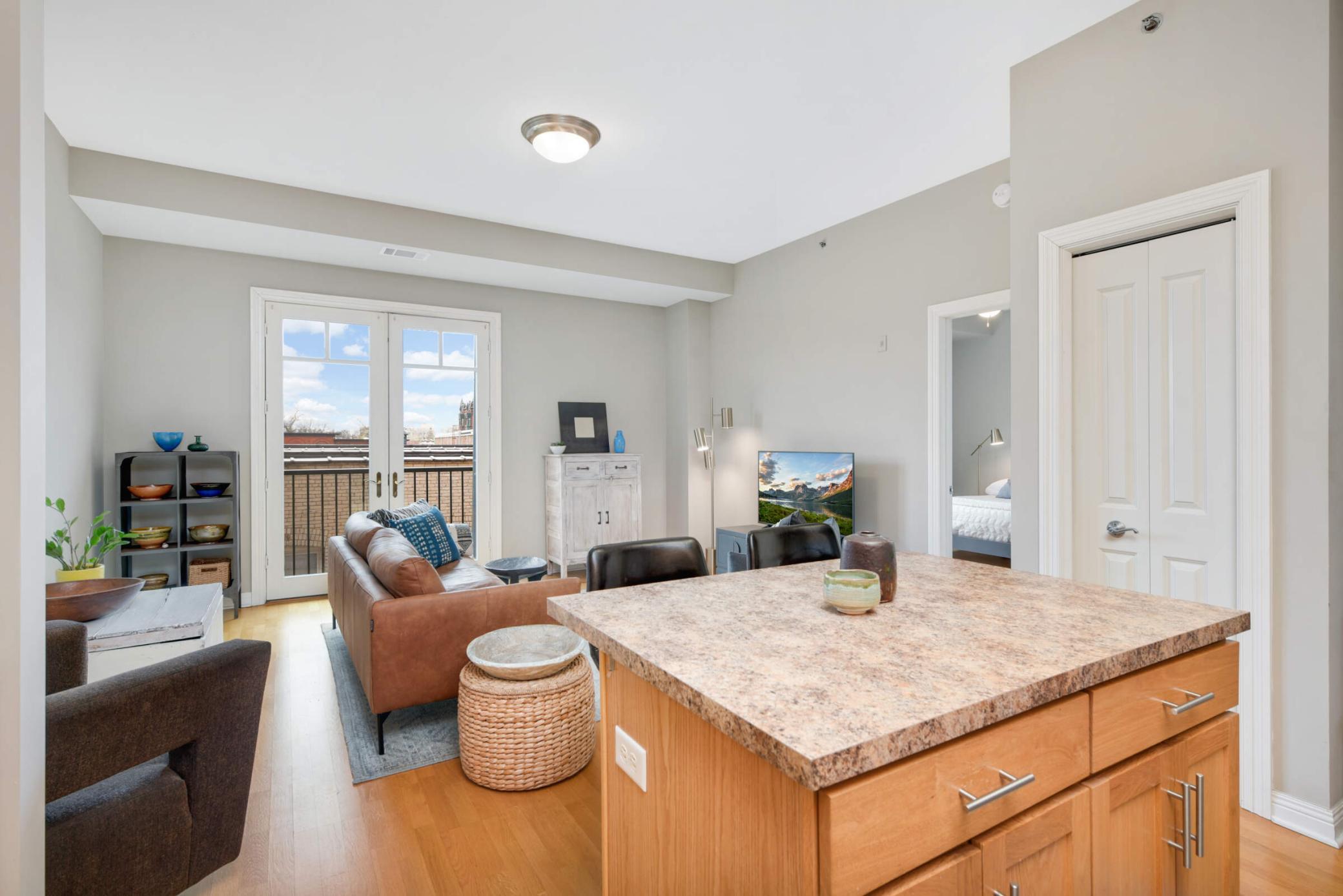 370 Marshall Avenue Unit: 402