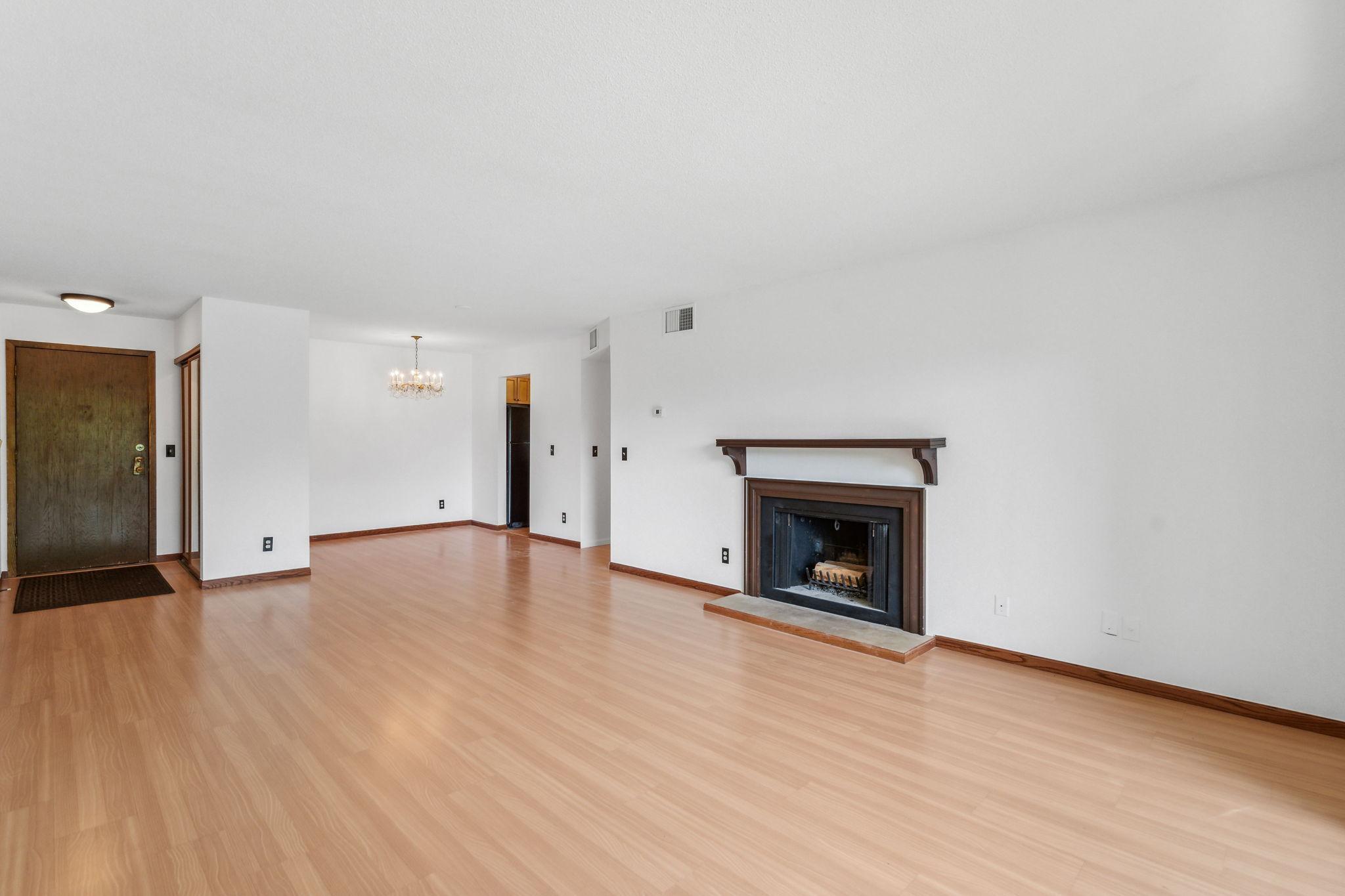 4100 Parklawn Avenue Unit: 201