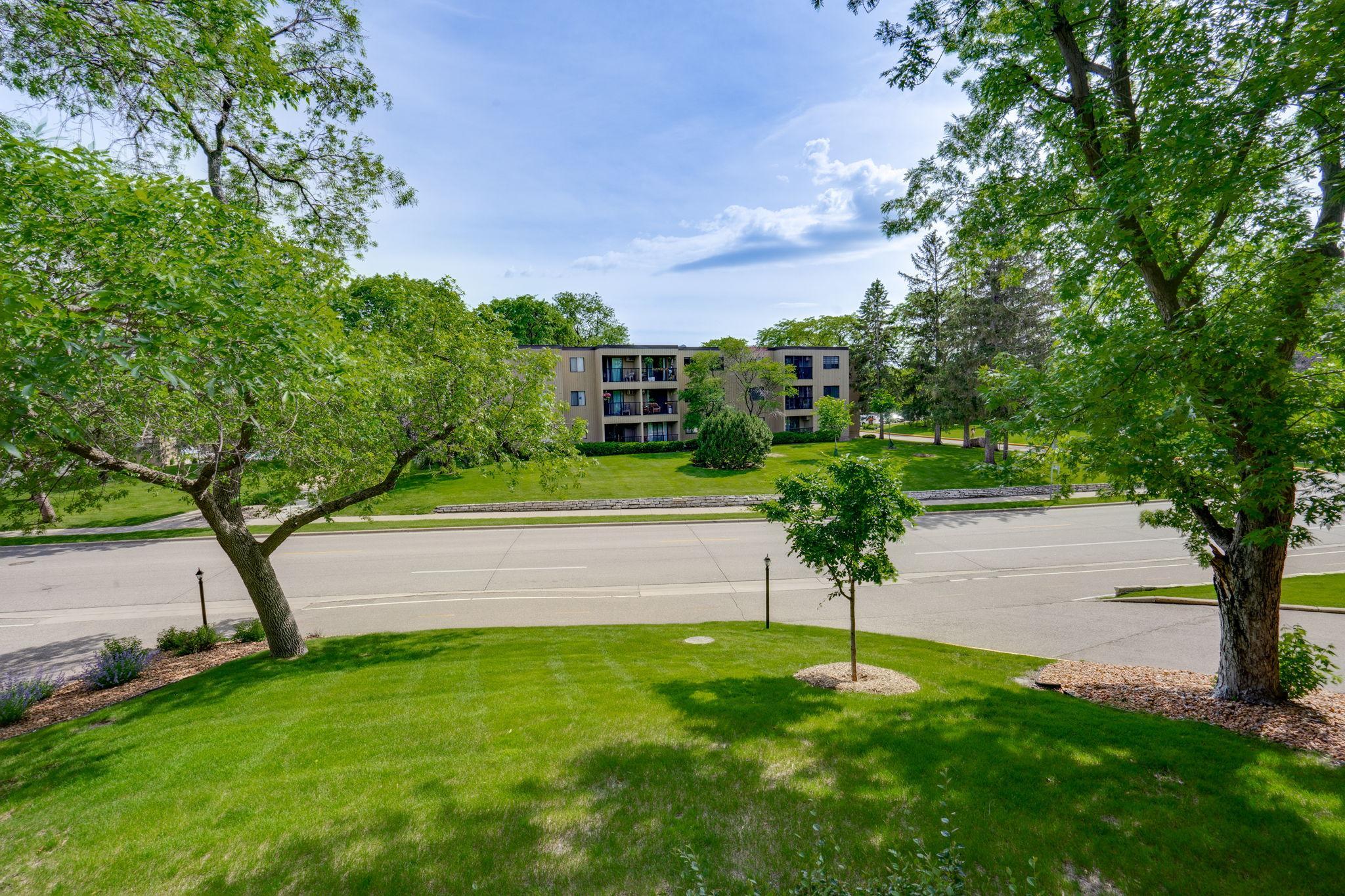 4100 Parklawn Avenue Unit: 201