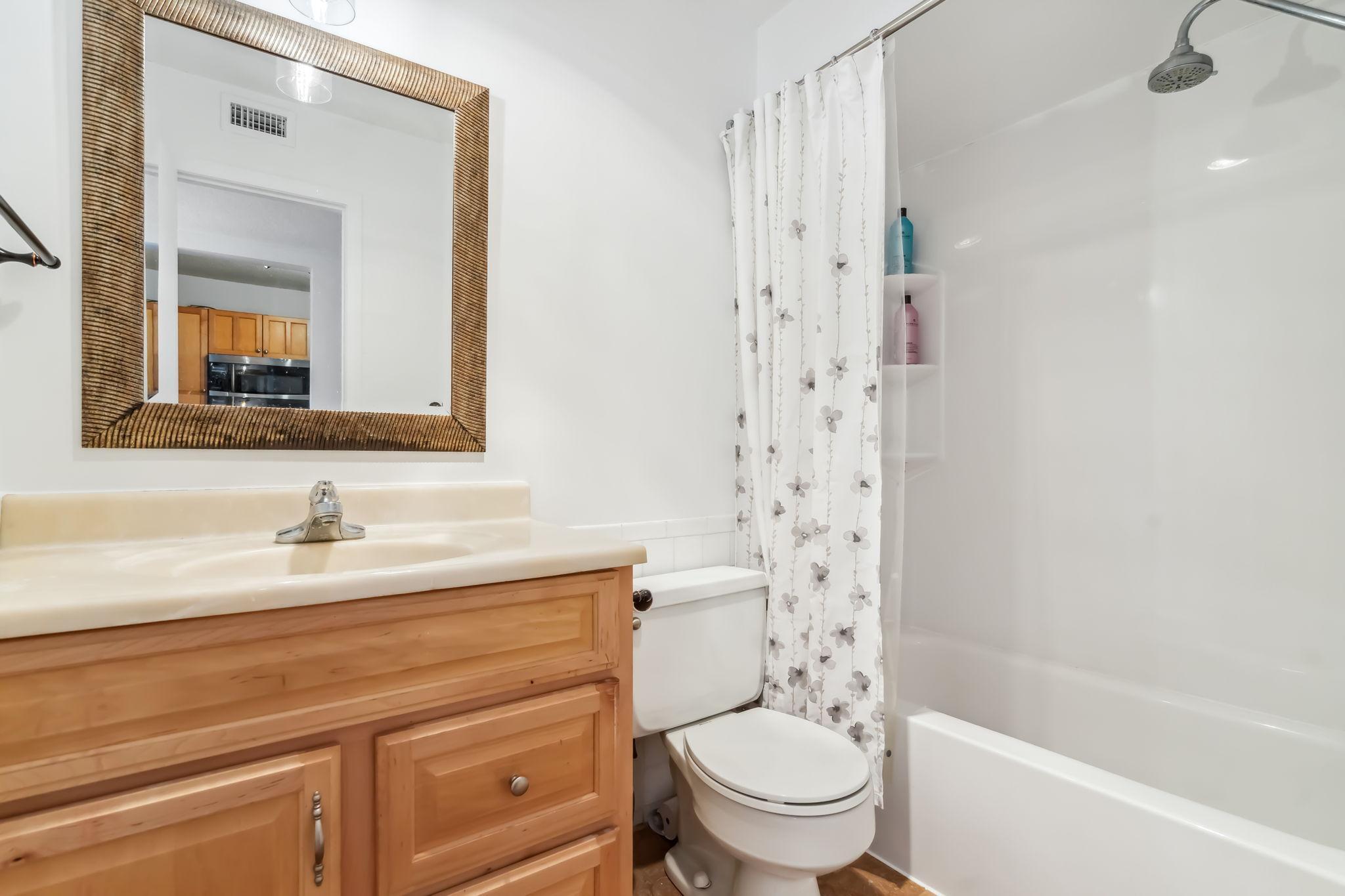 4100 Parklawn Avenue Unit: 201