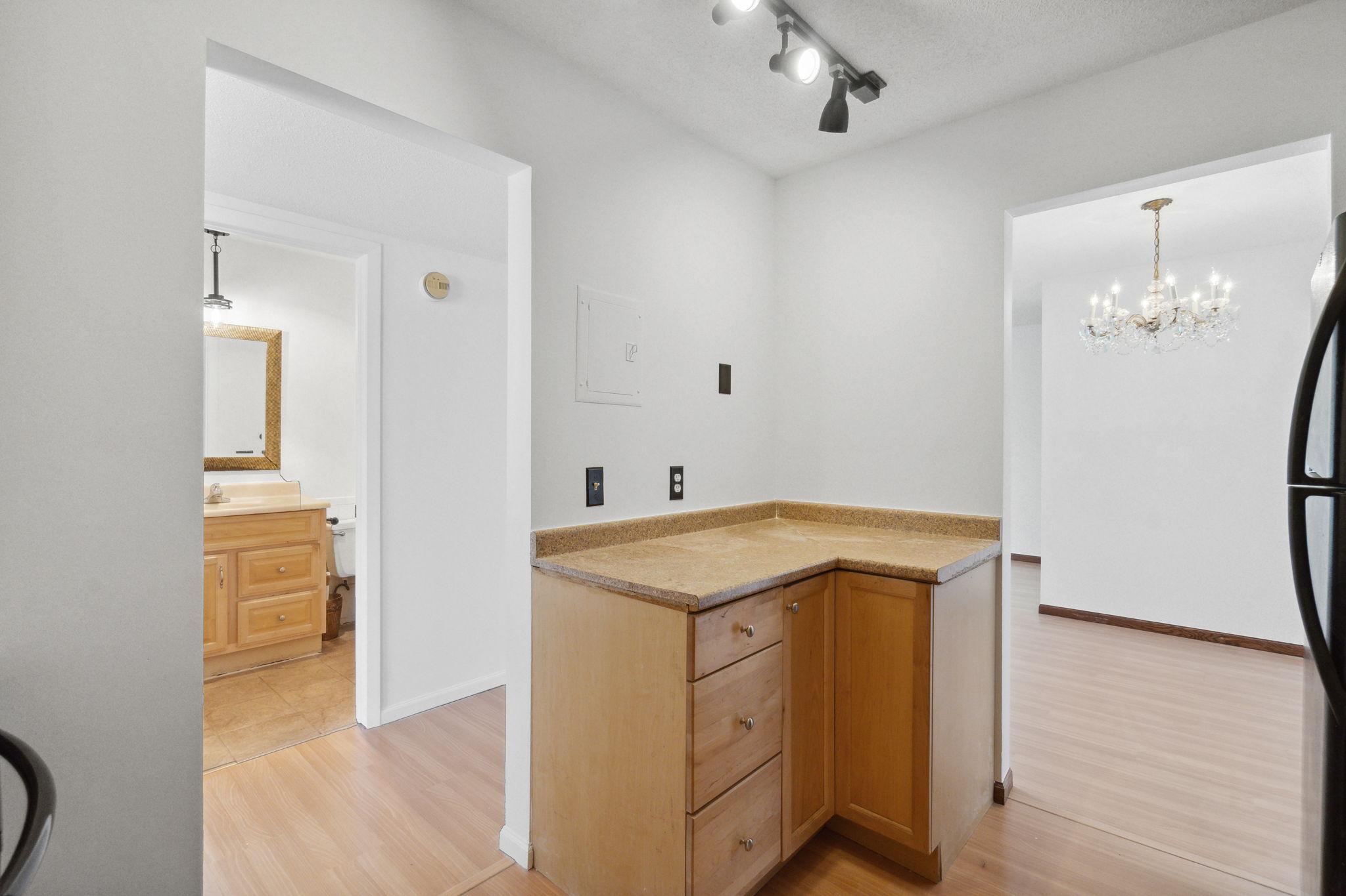 4100 Parklawn Avenue Unit: 201