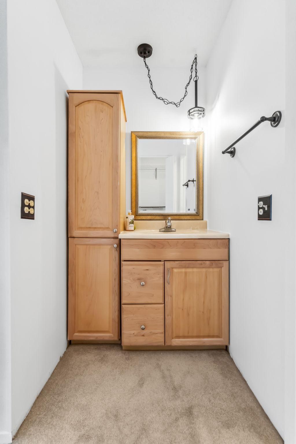 4100 Parklawn Avenue Unit: 201