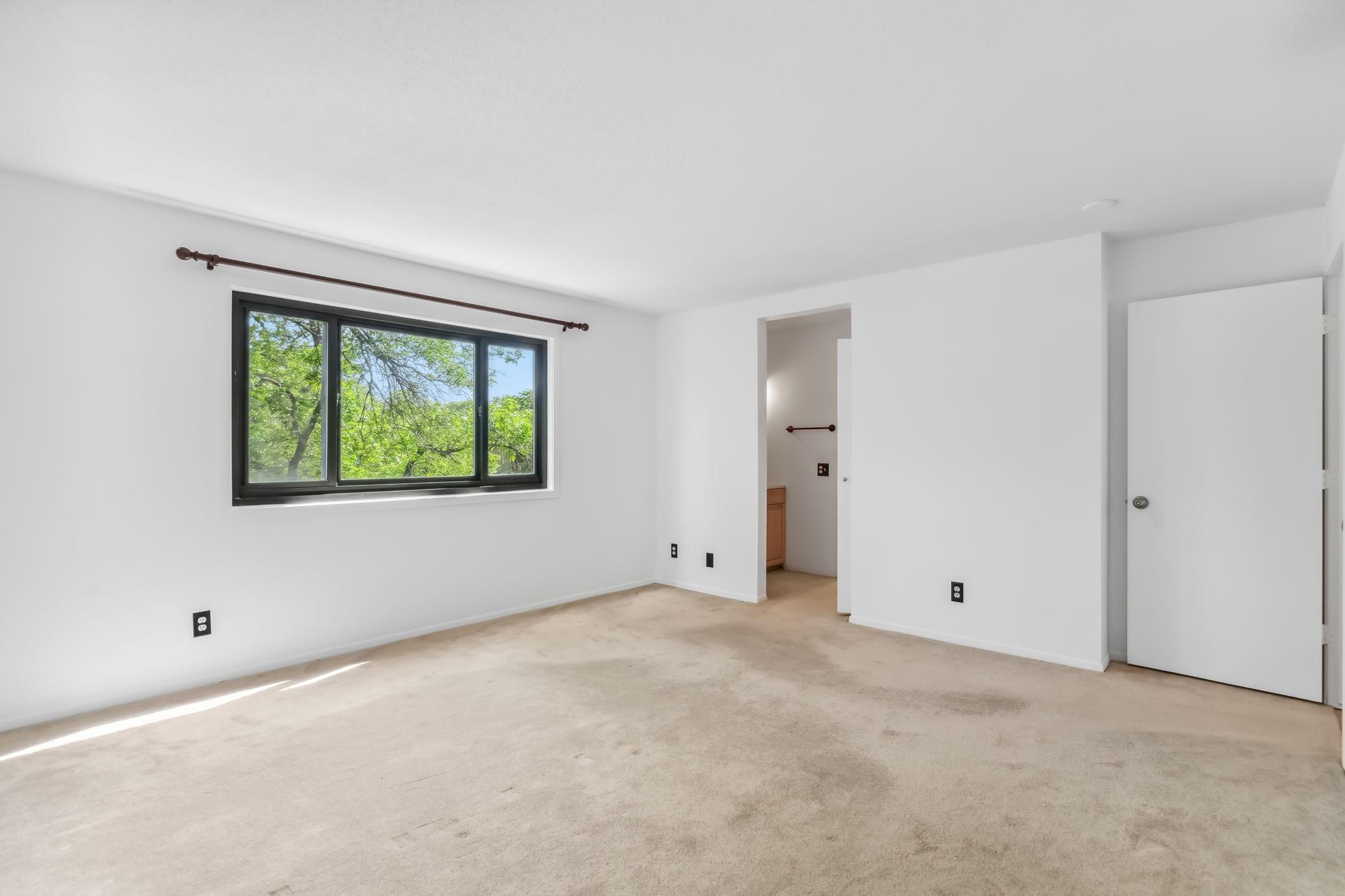 4100 Parklawn Avenue Unit: 201