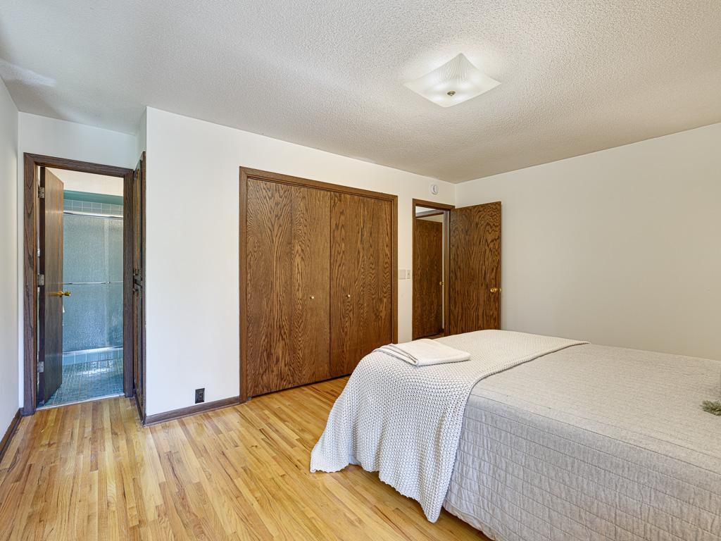 1984 Shryer Avenue W