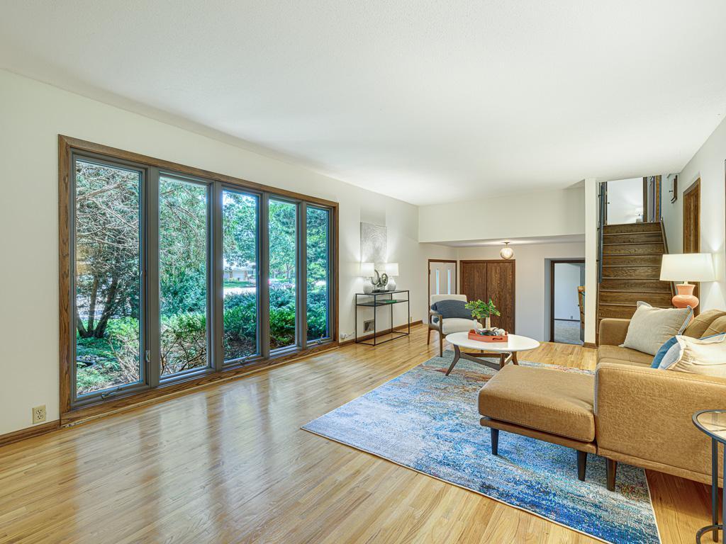 1984 Shryer Avenue W