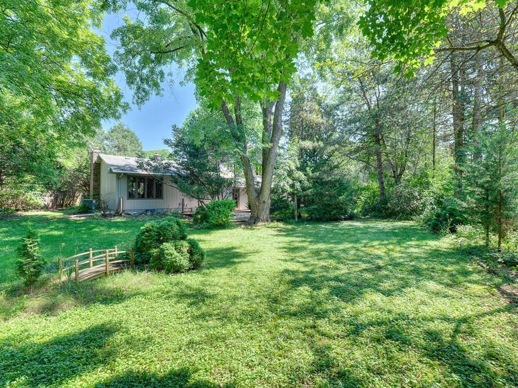 1984 Shryer Avenue W