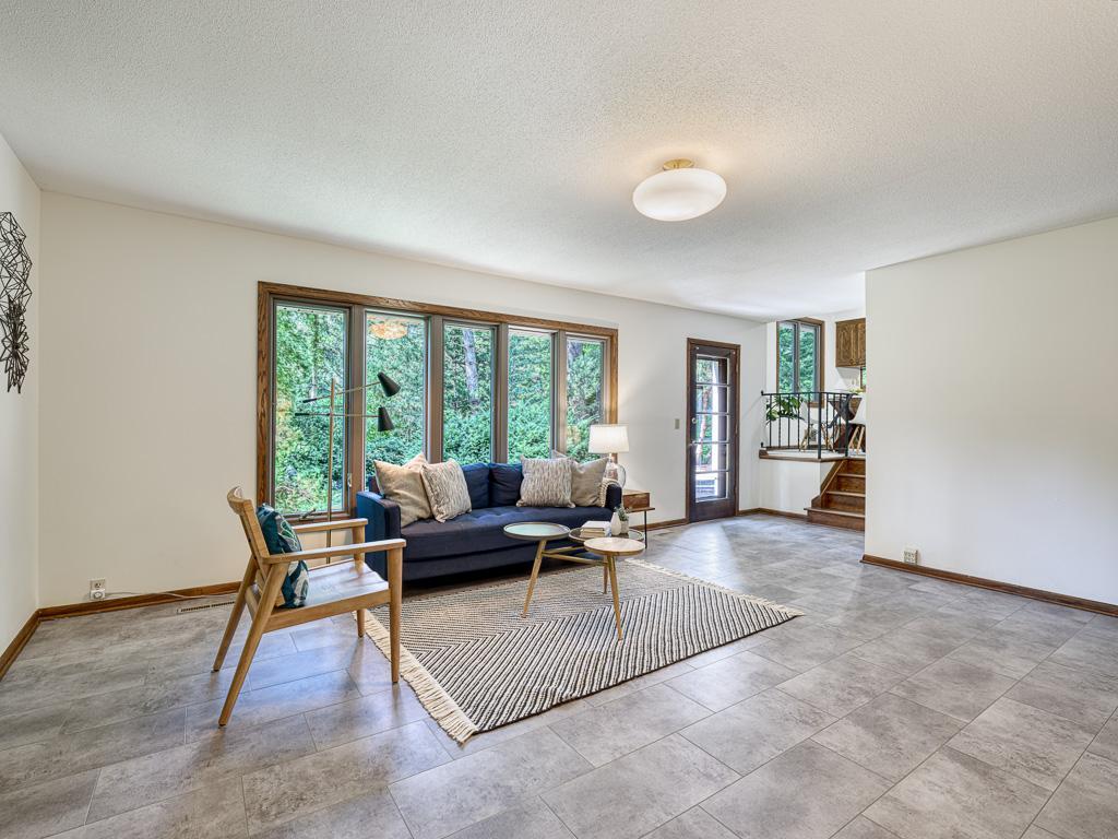 1984 Shryer Avenue W