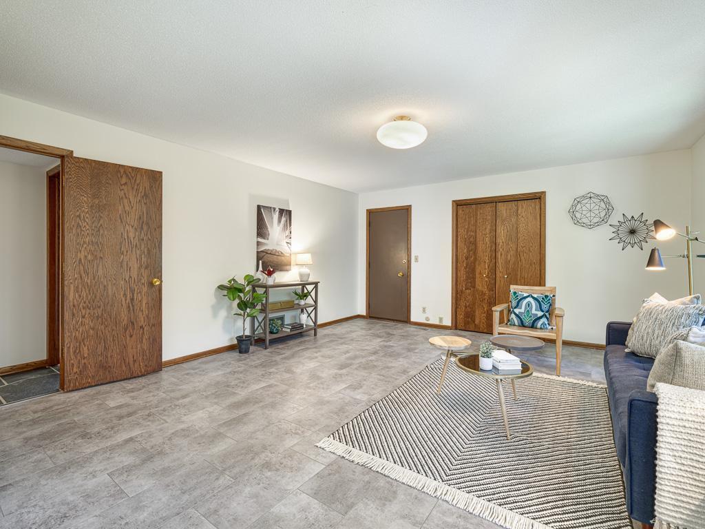 1984 Shryer Avenue W