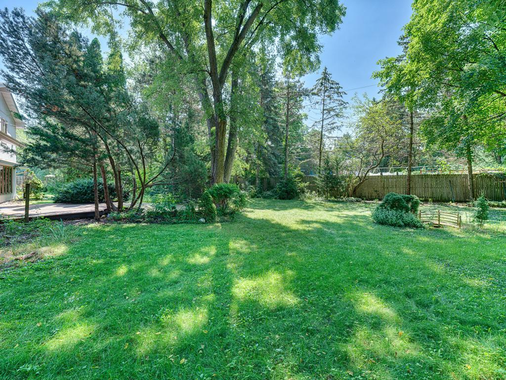 1984 Shryer Avenue W