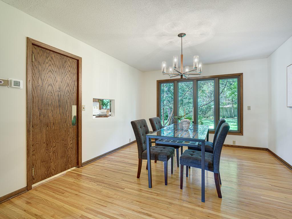 1984 Shryer Avenue W