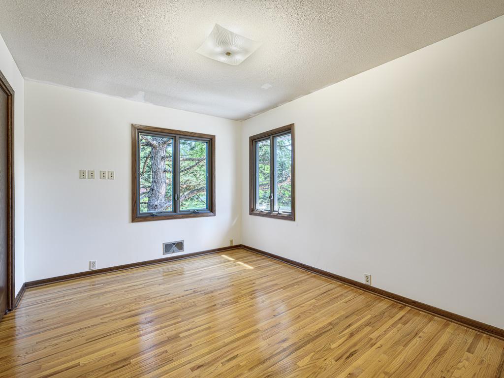 1984 Shryer Avenue W