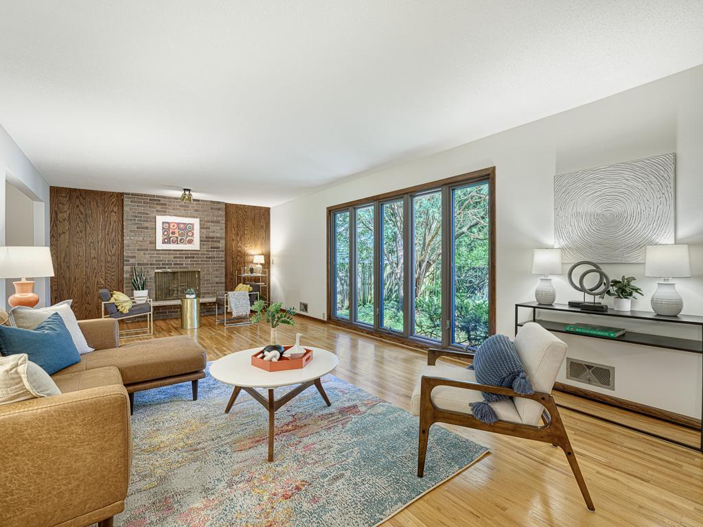 1984 Shryer Avenue W