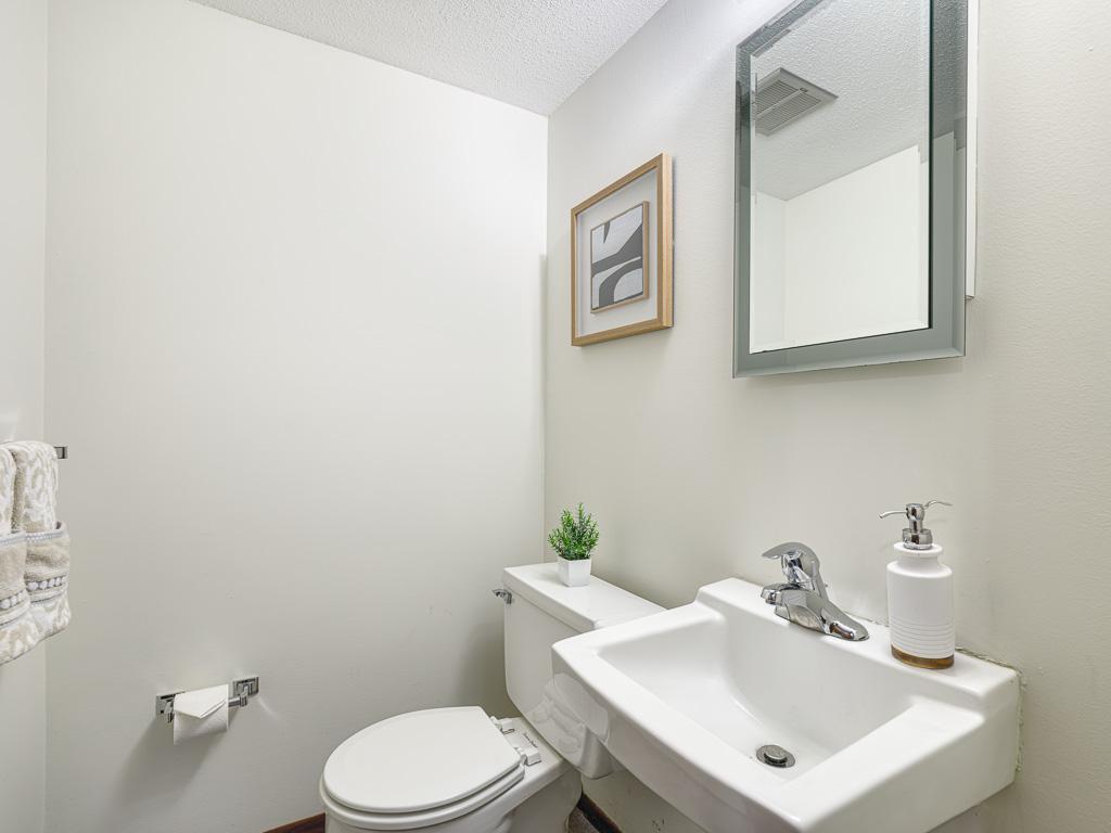 1984 Shryer Avenue W