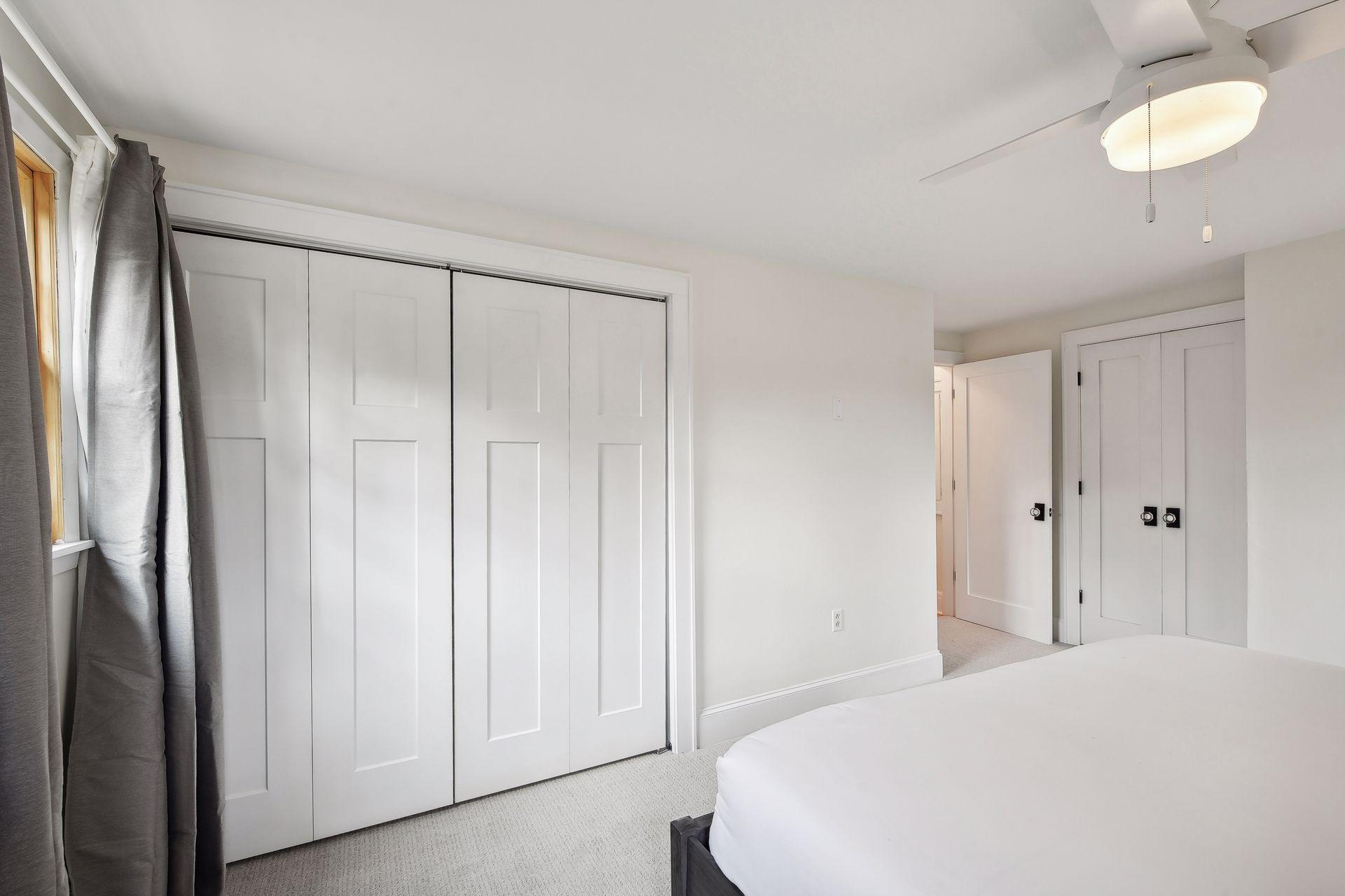 450 Mount Curve Boulevard