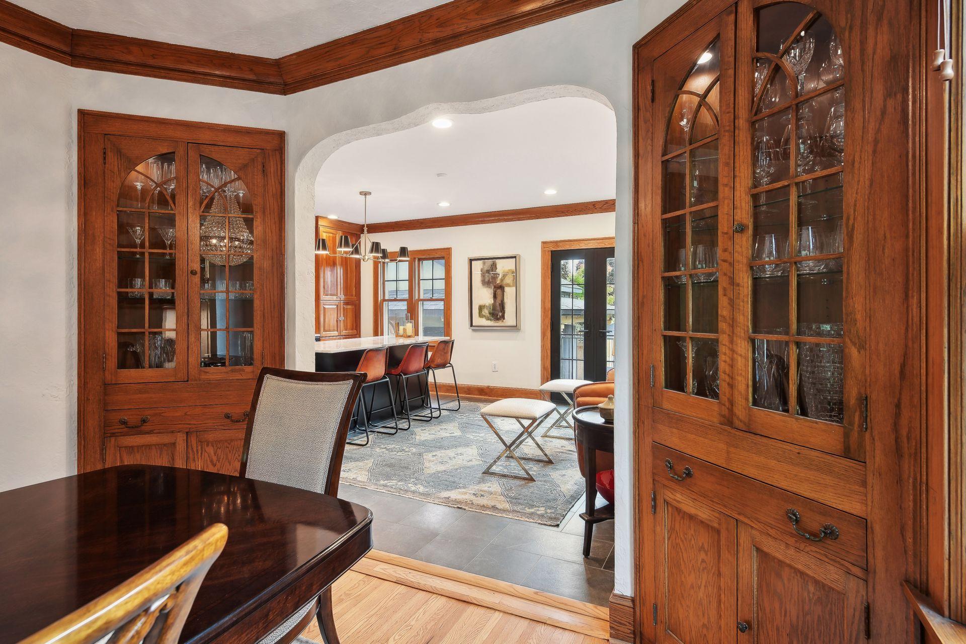 450 Mount Curve Boulevard