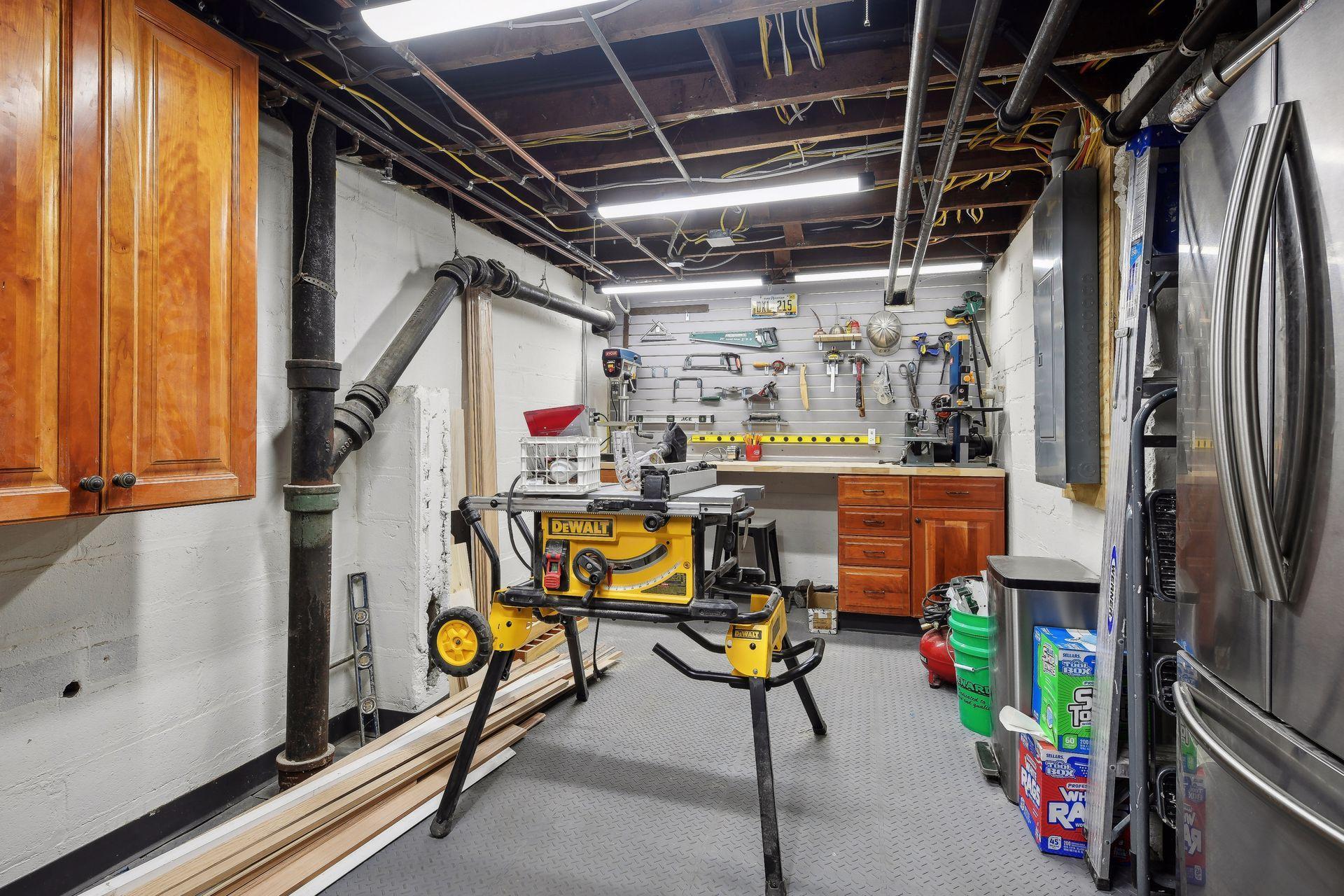 450 Mount Curve Boulevard